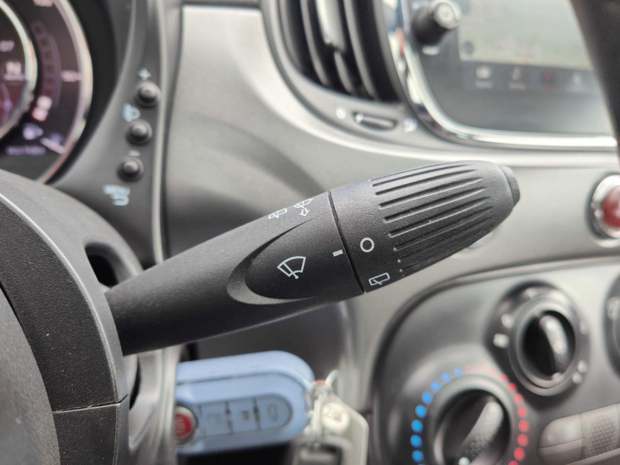 Fiat 500 1.2 Multijet GPS CLIM TOIT PANO CRUISE BLUETOOTH (2017) - Photo 13