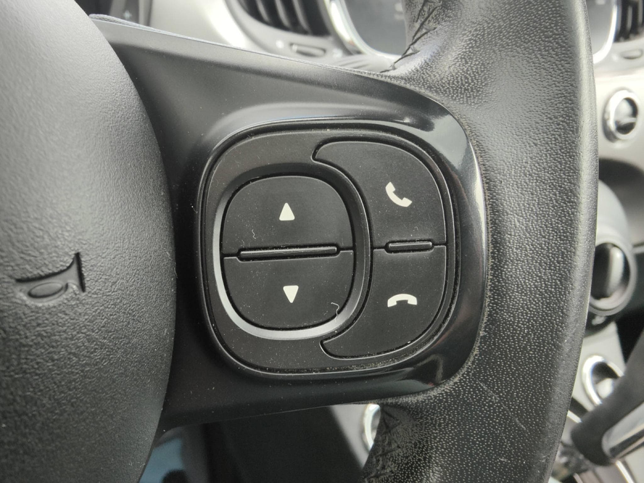 Fiat 500 1.2 Multijet GPS CLIM TOIT PANO CRUISE BLUETOOTH (2017) - Photo 16