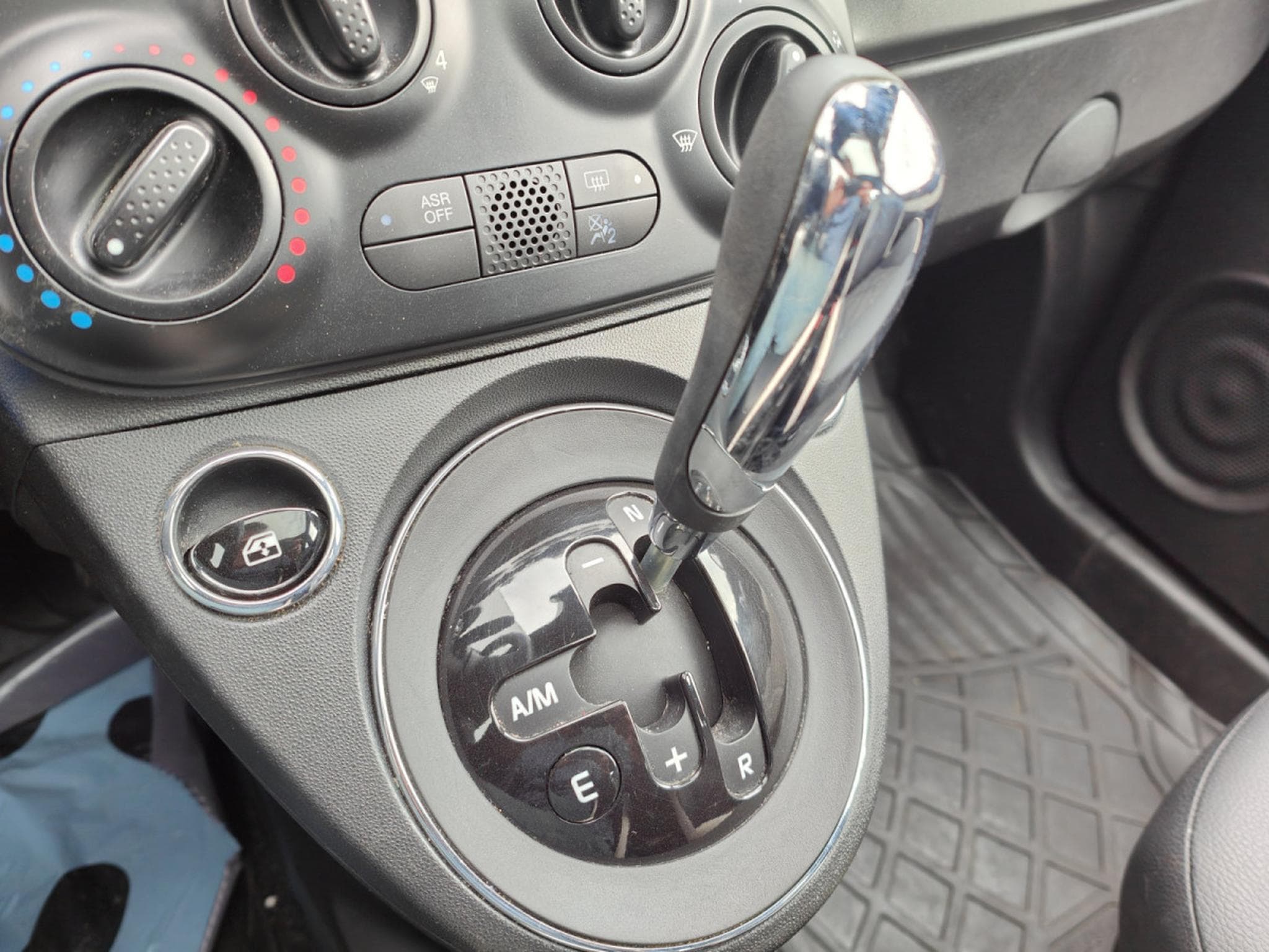 Fiat 500 1.2 Multijet GPS CLIM TOIT PANO CRUISE BLUETOOTH (2017) - Photo 18