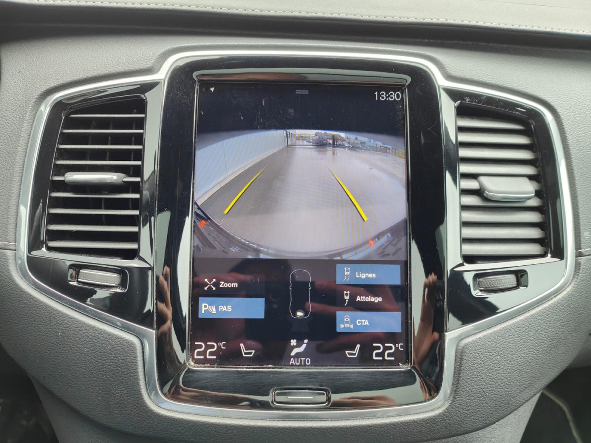 Volvo XC90 B5 AWD R-DESIGN 7 PLACES TOIT OUVRANT CARPLAY CAMERA (2019) - Photo 17