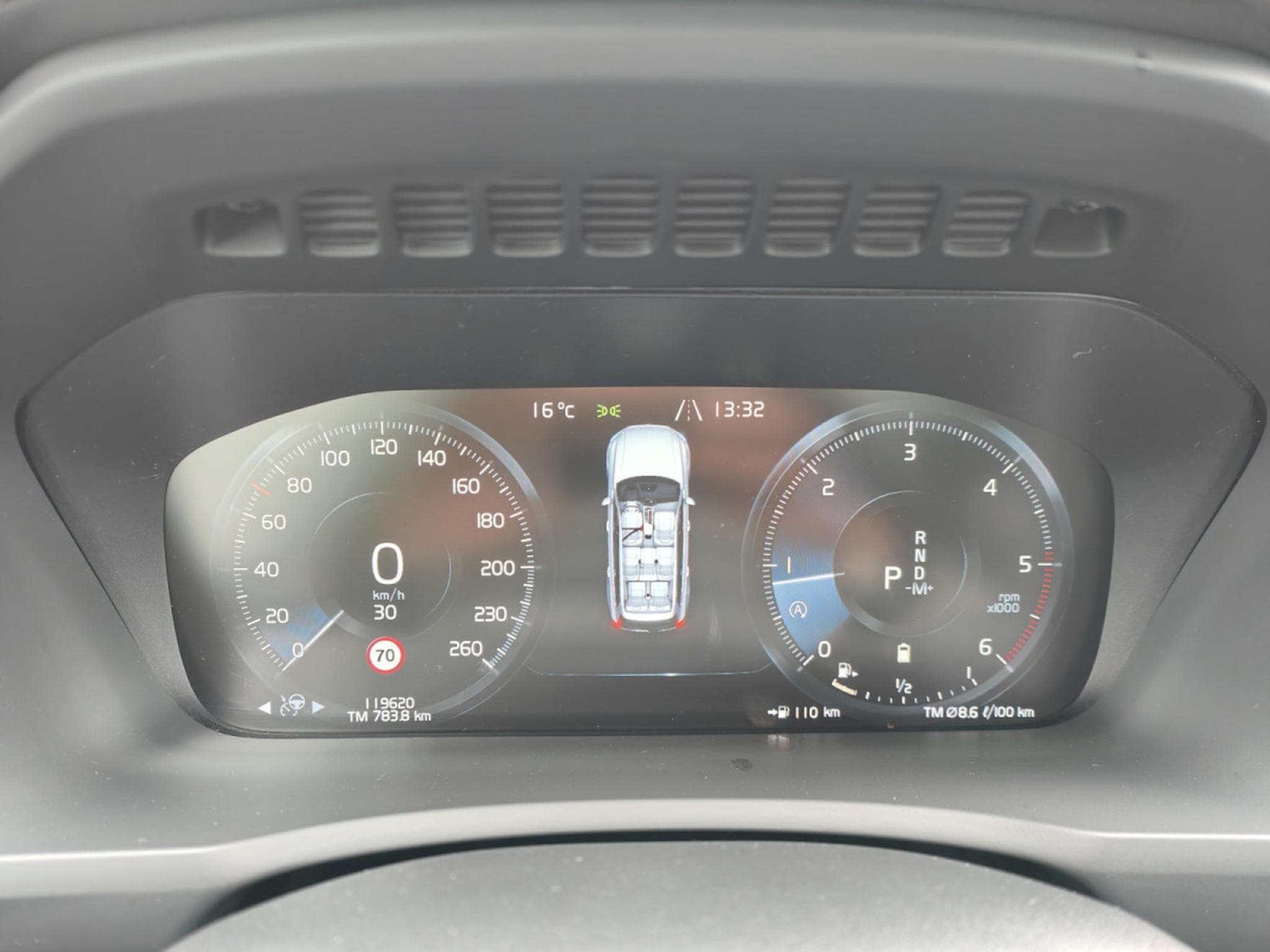 Volvo XC90 B5 AWD R-DESIGN 7 PLACES TOIT OUVRANT CARPLAY CAMERA (2019) - Photo 22