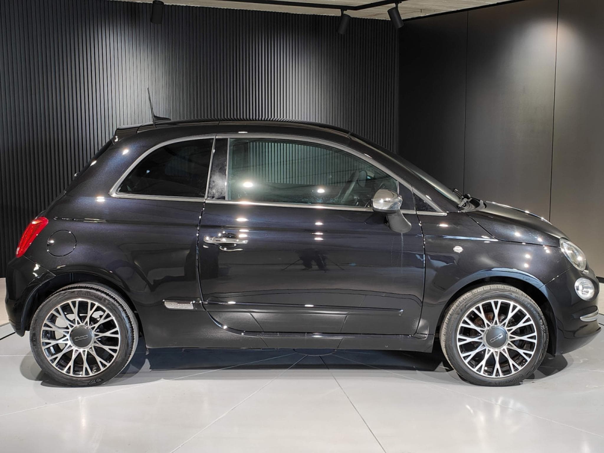 Fiat 500 1.2 MULTIJET CARPLAY GPS SIEGES CHAUFFANTS TOIT PANO CRUISE (2019) - Photo 2