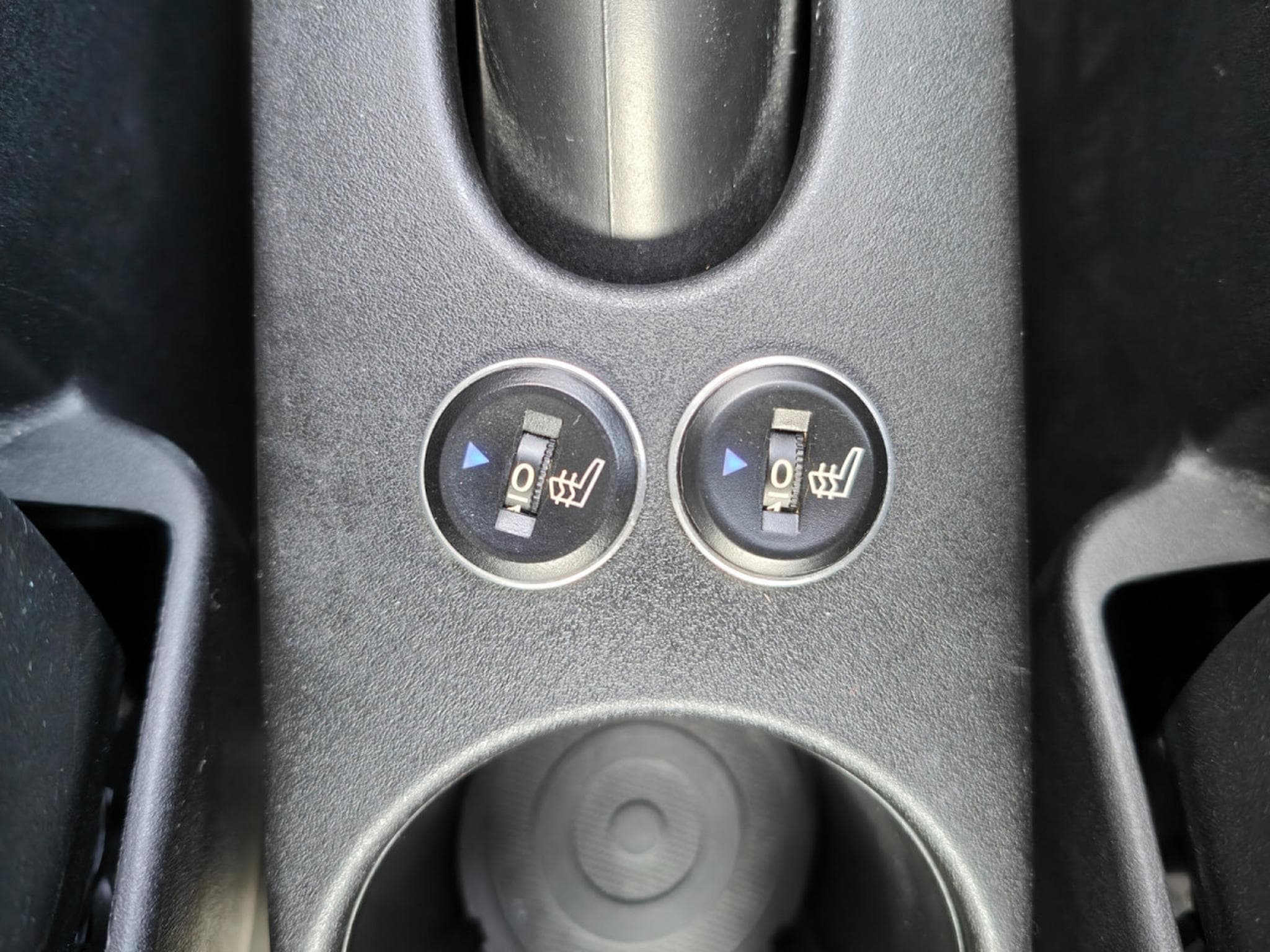 Fiat 500 1.2 MULTIJET CARPLAY GPS SIEGES CHAUFFANTS TOIT PANO CRUISE (2019) - Photo 24