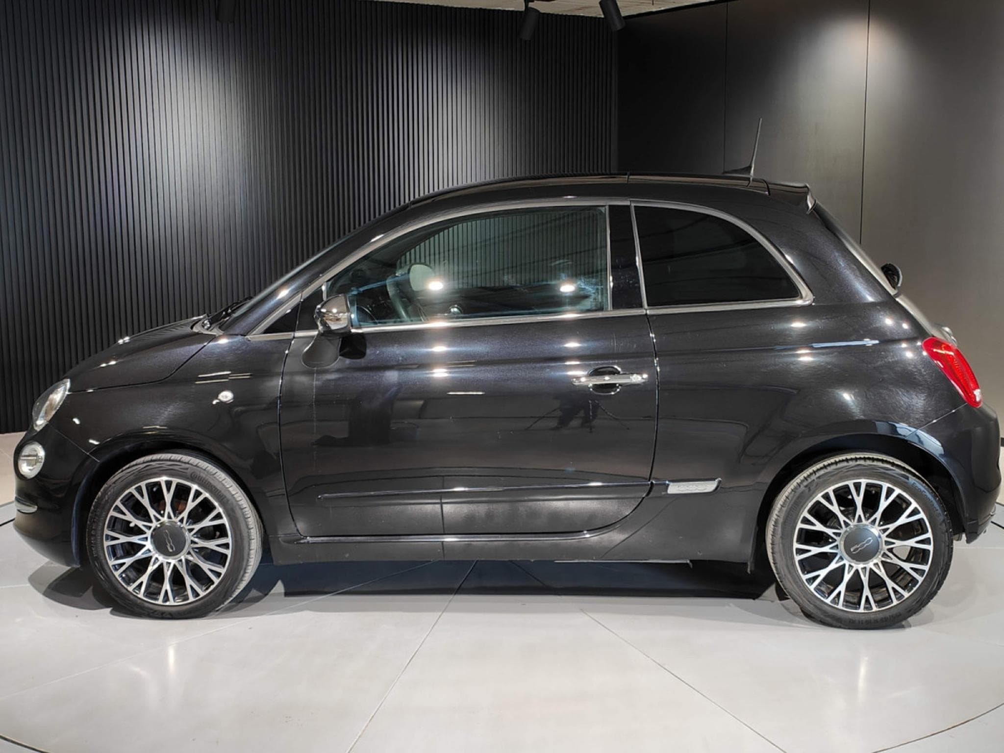 Fiat 500 1.2 MULTIJET CARPLAY GPS SIEGES CHAUFFANTS TOIT PANO CRUISE (2019) - Photo 5