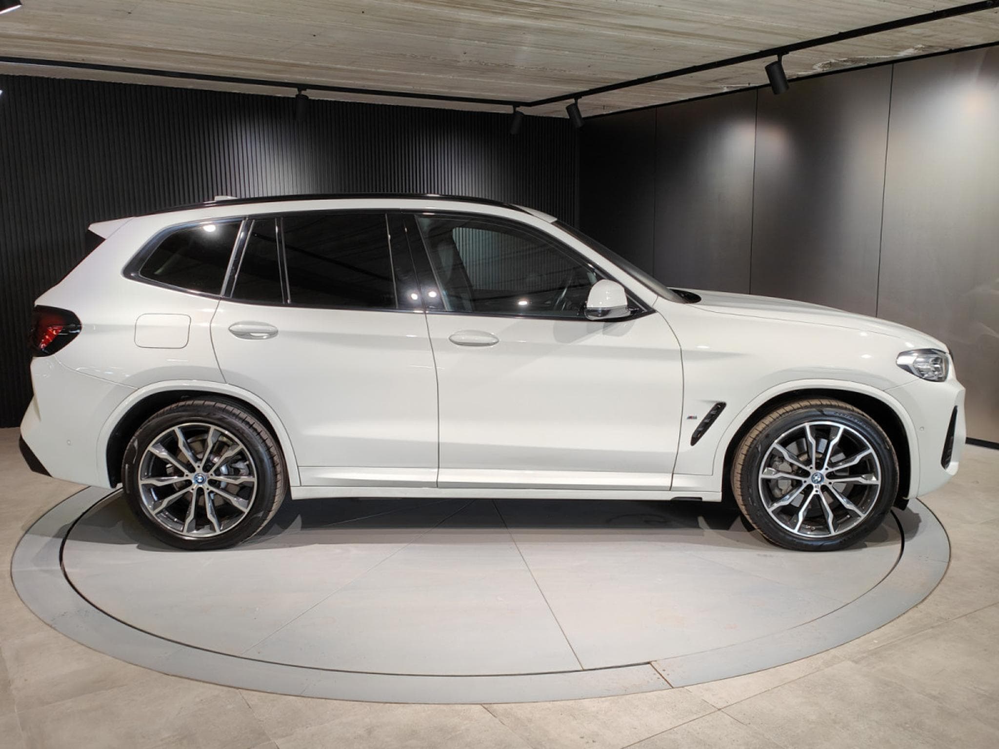 BMW X3 XDRIVE30e PACK M CARPLAY CAMERA 360 GPS LED (2023) - Photo 2