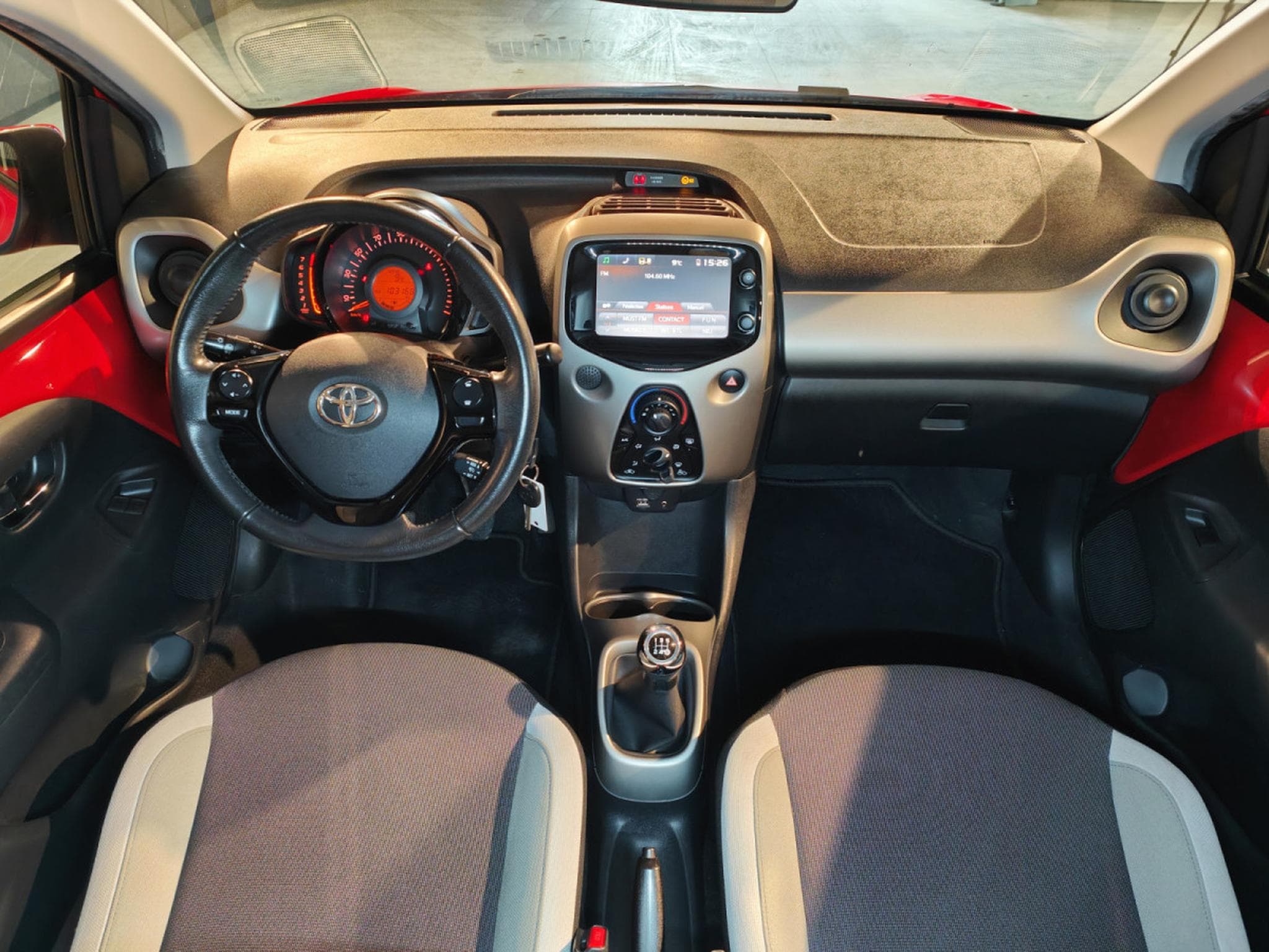Toyota Aygo 1.0 VVT-i CLIMATISATION BLUETOOTH CAMERA (2018) - Photo 11