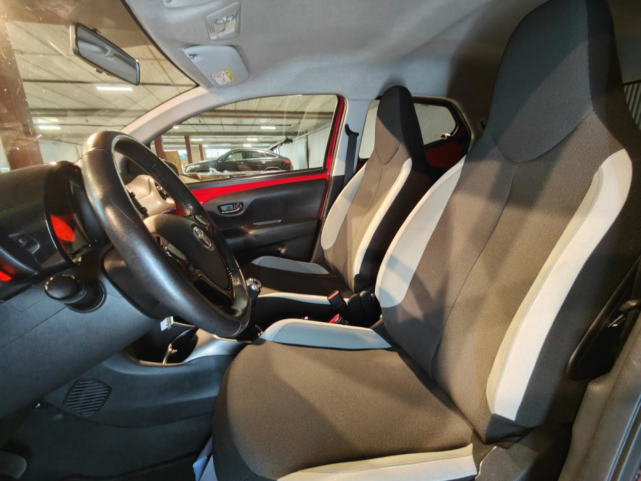 Toyota Aygo 1.0 VVT-i CLIMATISATION BLUETOOTH CAMERA (2018) - Photo 12