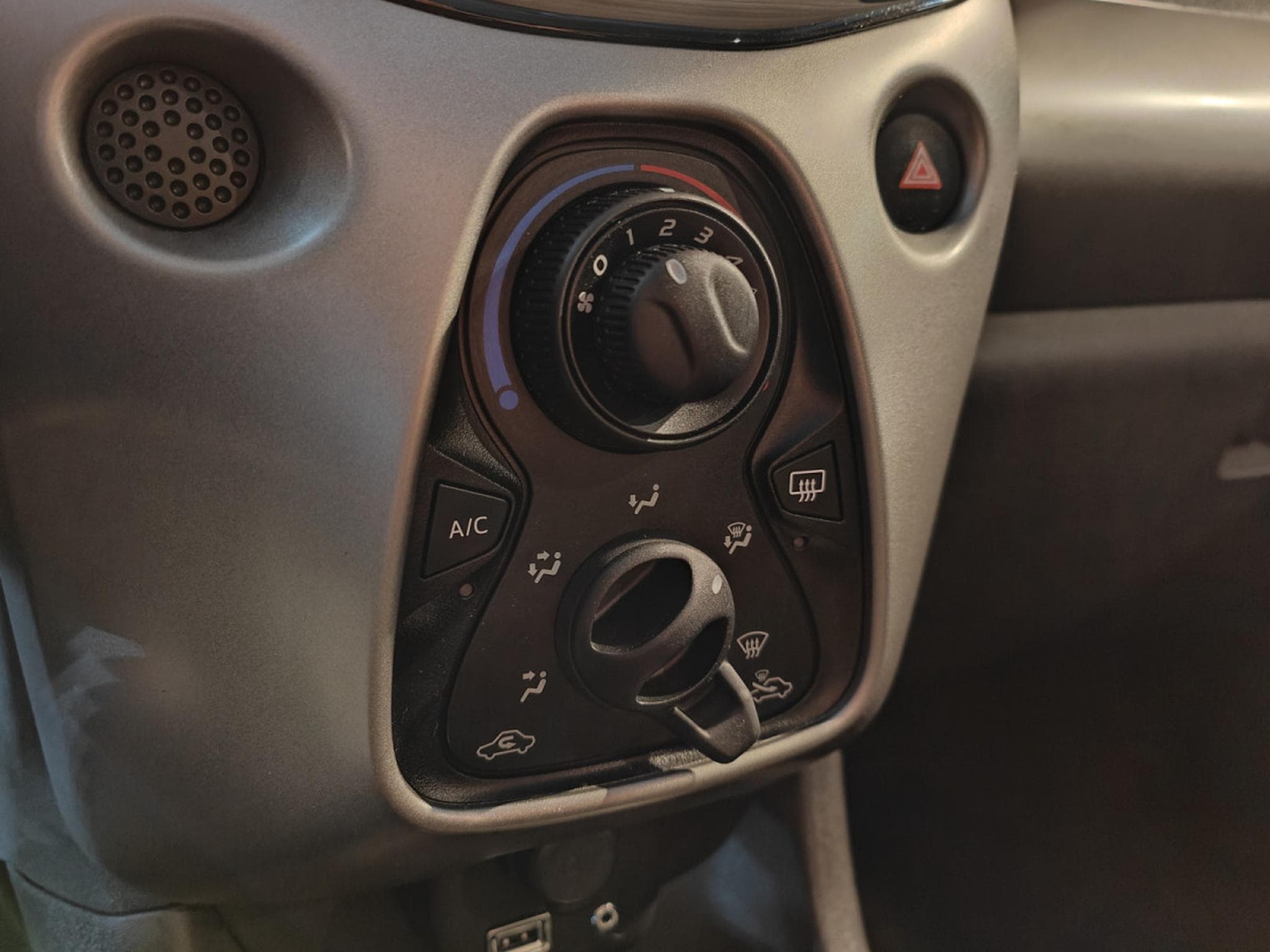 Toyota Aygo 1.0 VVT-i CLIMATISATION BLUETOOTH CAMERA (2018) - Photo 14
