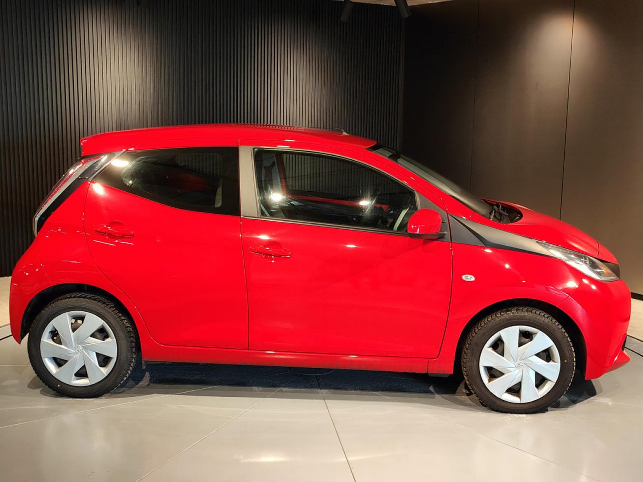 Toyota Aygo 1.0 VVT-i CLIMATISATION BLUETOOTH CAMERA (2018) - Photo 2