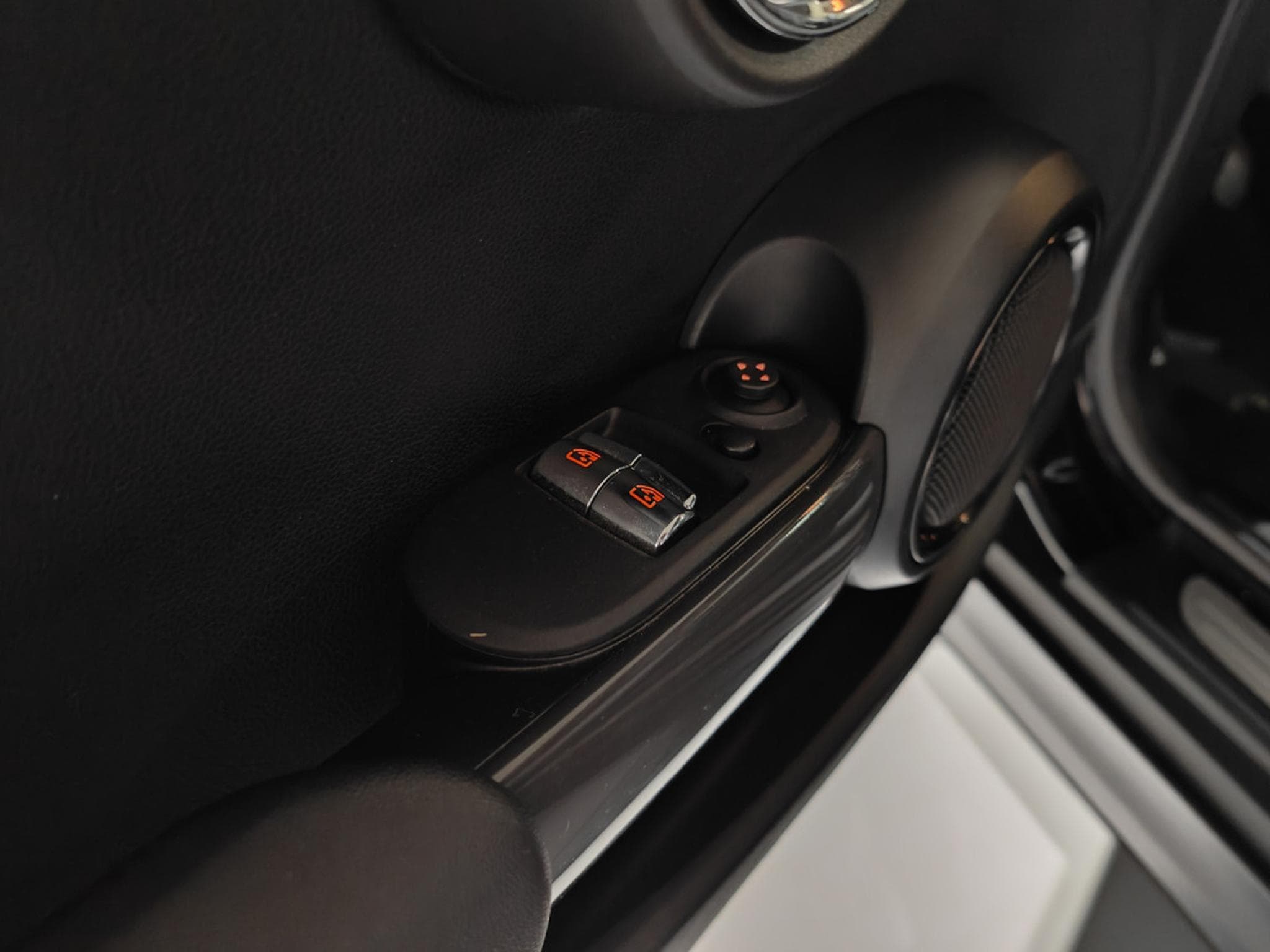 Mini Cooper 1.5i CLIMATISATION BLUETOOTH RADAR AV/ARR (2020) - Photo 11