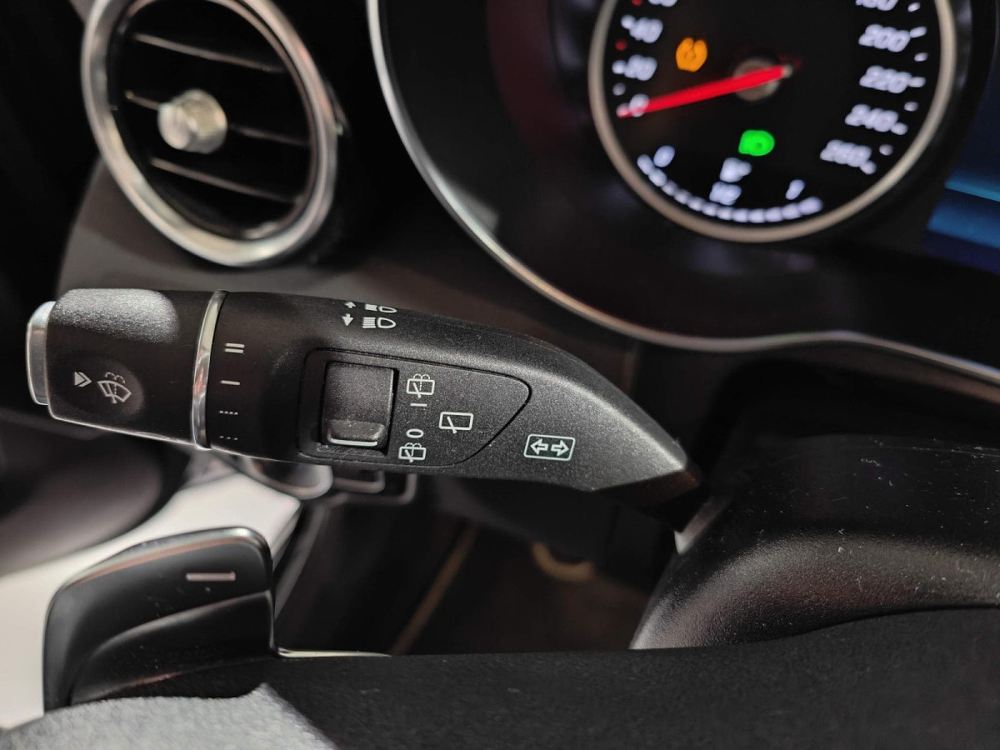Mercedes GLC 200 200dA 4MATIC PACK AMG GPS CAMERA CARPLAY (2020) - Photo 19