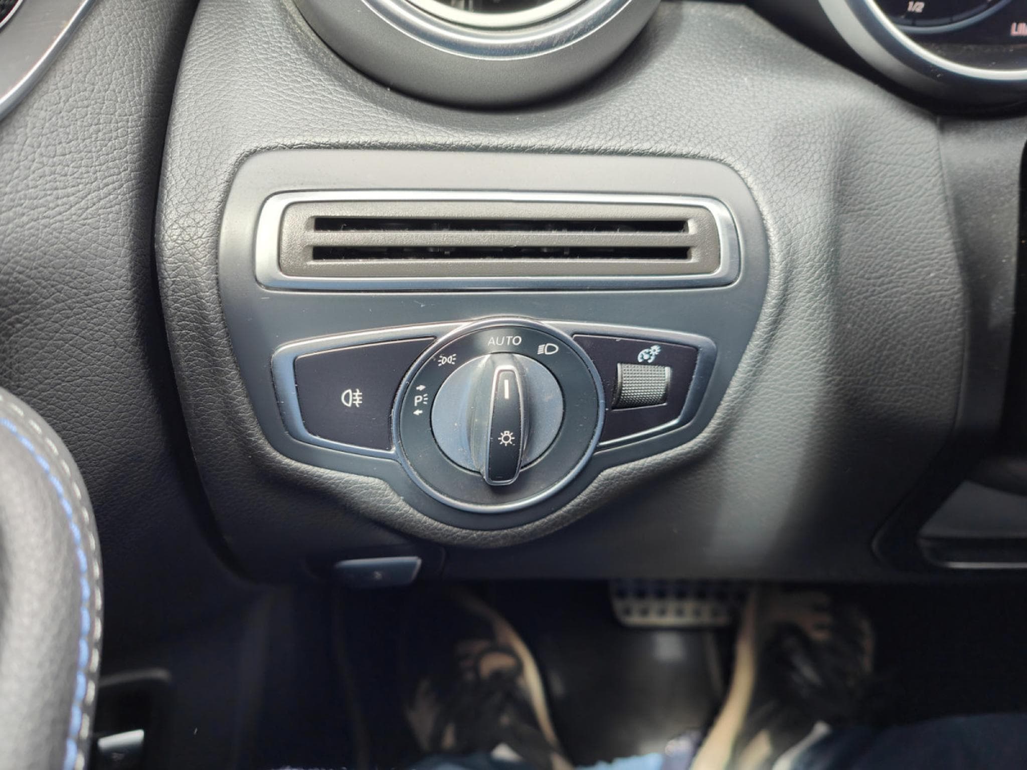Mercedes C 220 C 220 CDI PACK AMG GPS CAMERA BLUETOOTH LED (2020) - Photo 25