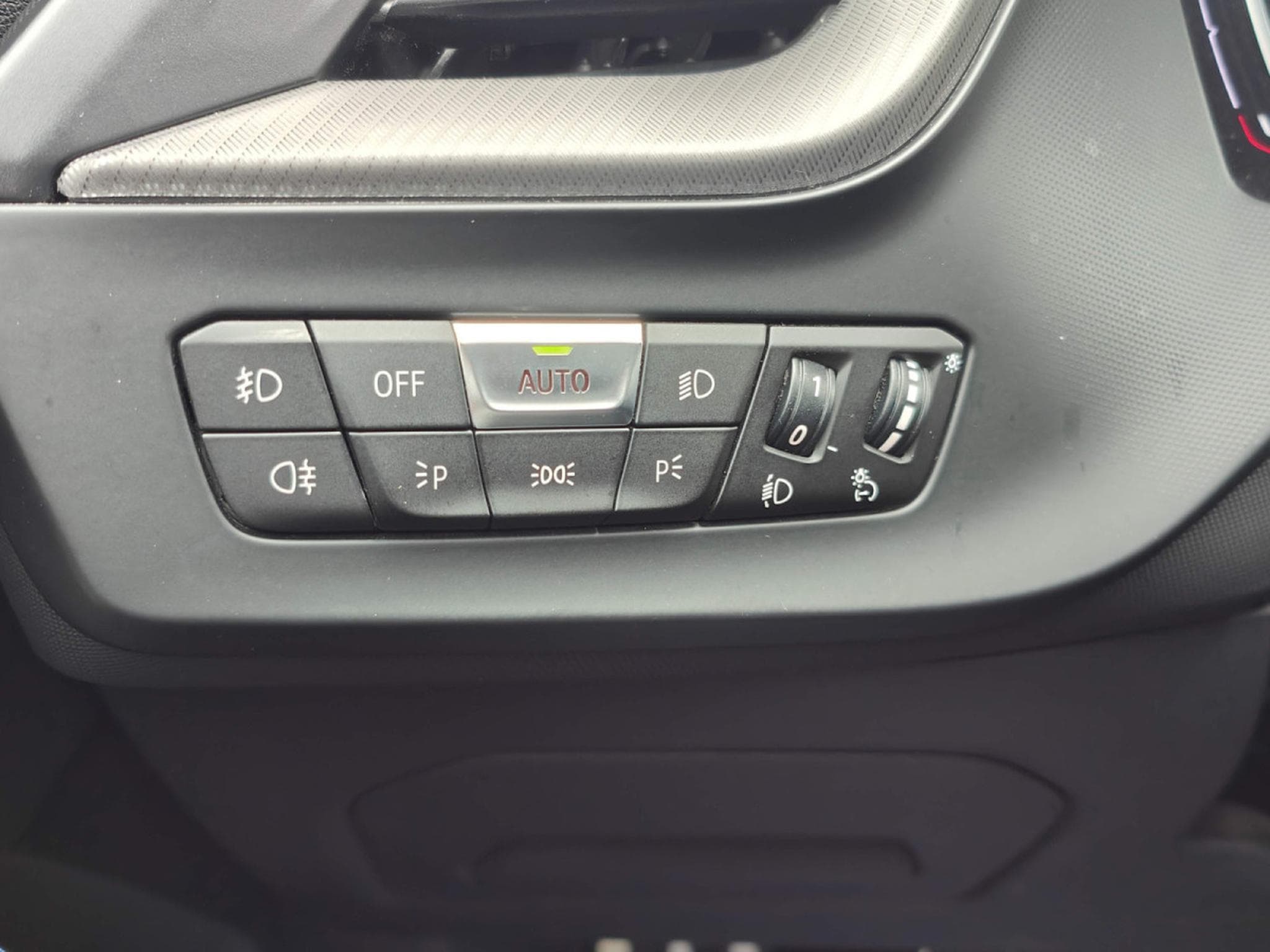 BMW 118 118I PACK M GPS CAMERA CARPLAY SIEGES CHAUFFANTS (2021) - Photo 14