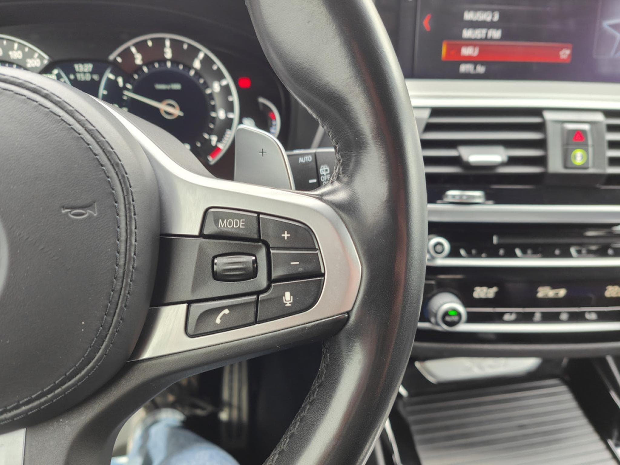 BMW X3 X3 XDRIVE20i PACK M CUIR BLUETOOTH ATTELAGE ELEC (2018) - Photo 21