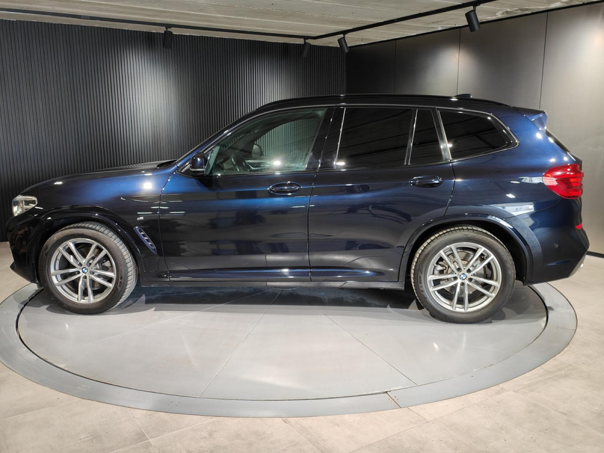 BMW X3 X3 XDRIVE20i PACK M CUIR BLUETOOTH ATTELAGE ELEC (2018) - Photo 5