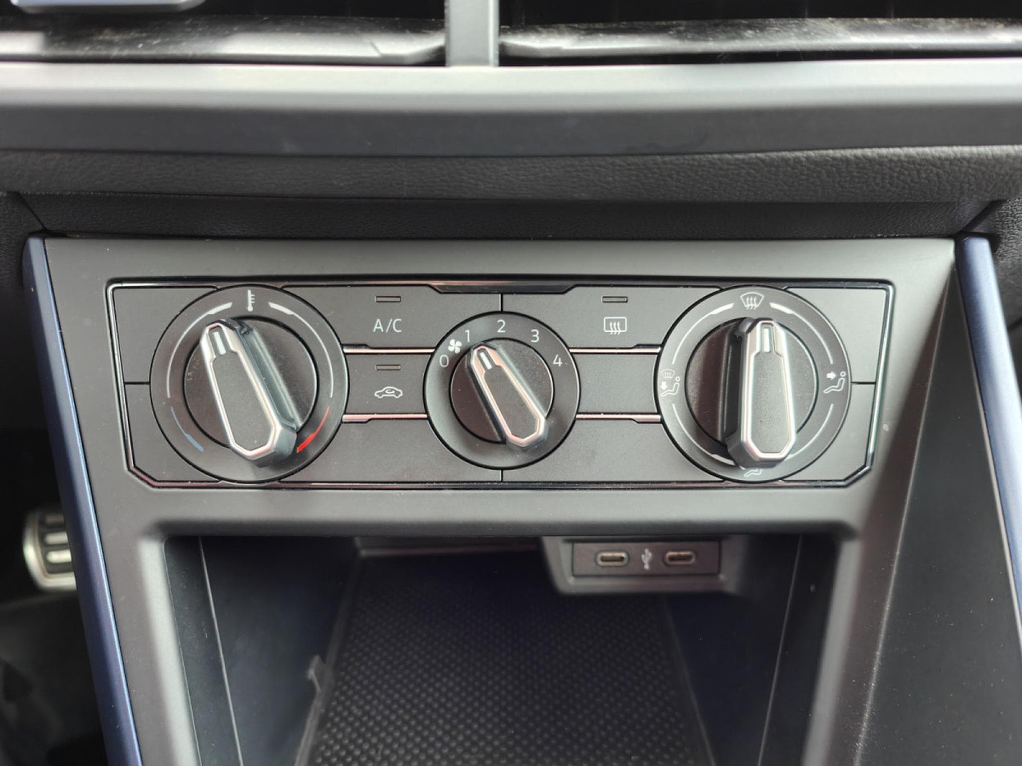 VW Polo 1.0 TSI UNITED CARPLAY CLIM RADAR AV/ARR (2021) - Photo 15
