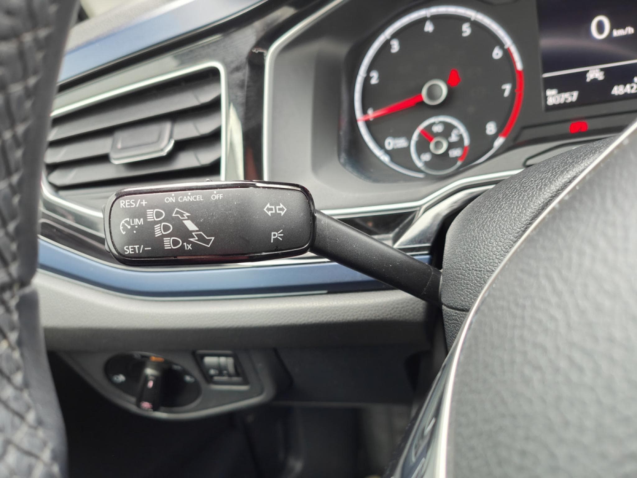 VW Polo 1.0 TSI UNITED CARPLAY CLIM RADAR AV/ARR (2021) - Photo 20