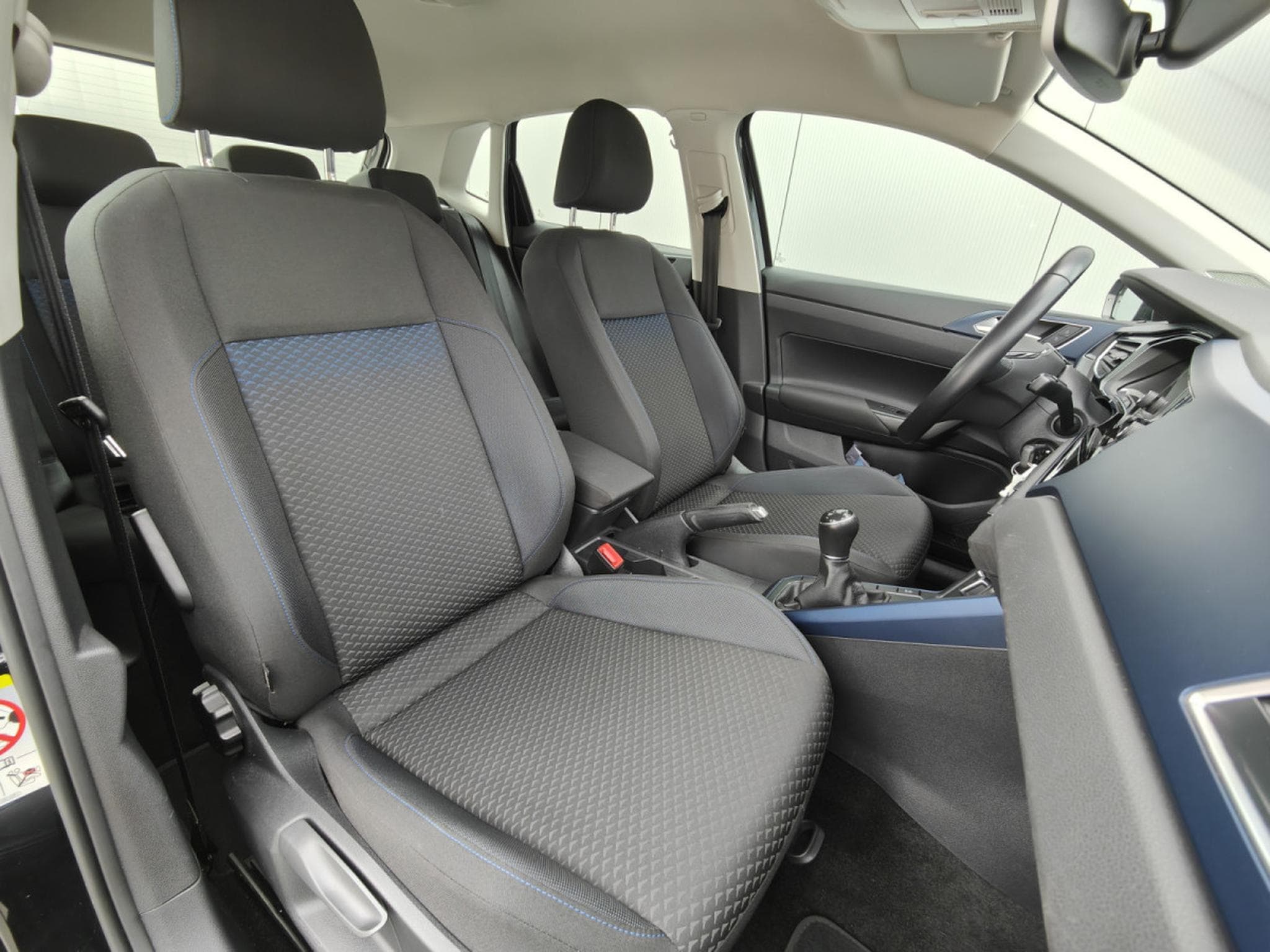 VW Polo 1.0 TSI UNITED CARPLAY CLIM RADAR AV/ARR (2021) - Photo 7