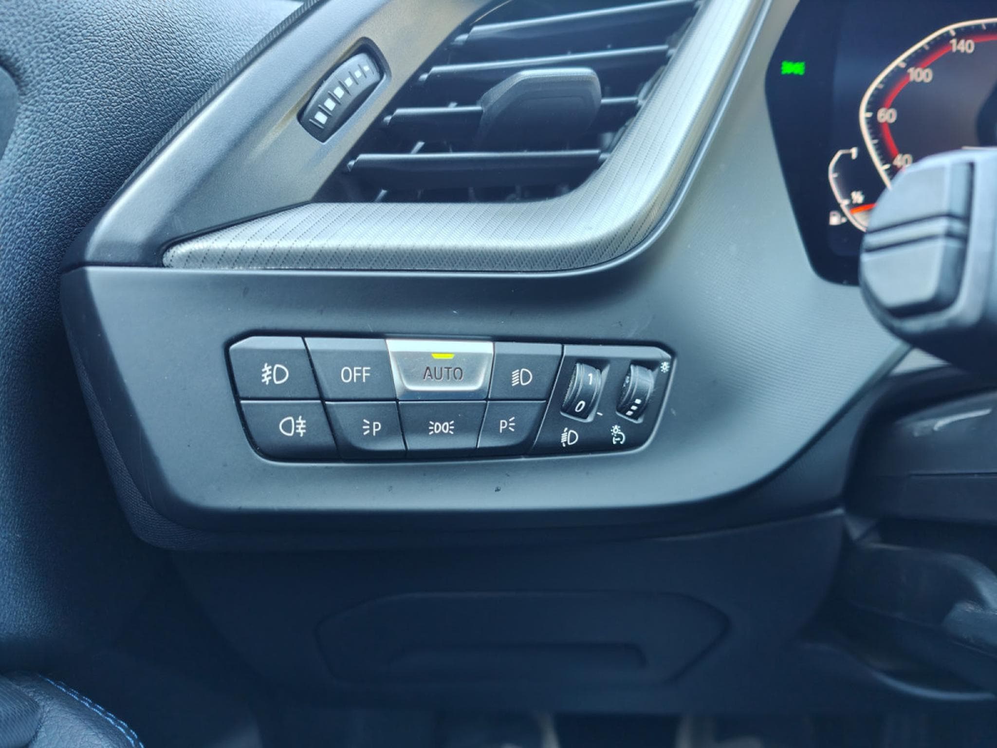 BMW 118 118i PACK M SIEGES M CARPLAY GPS PHARES LED (2021) - Photo 21