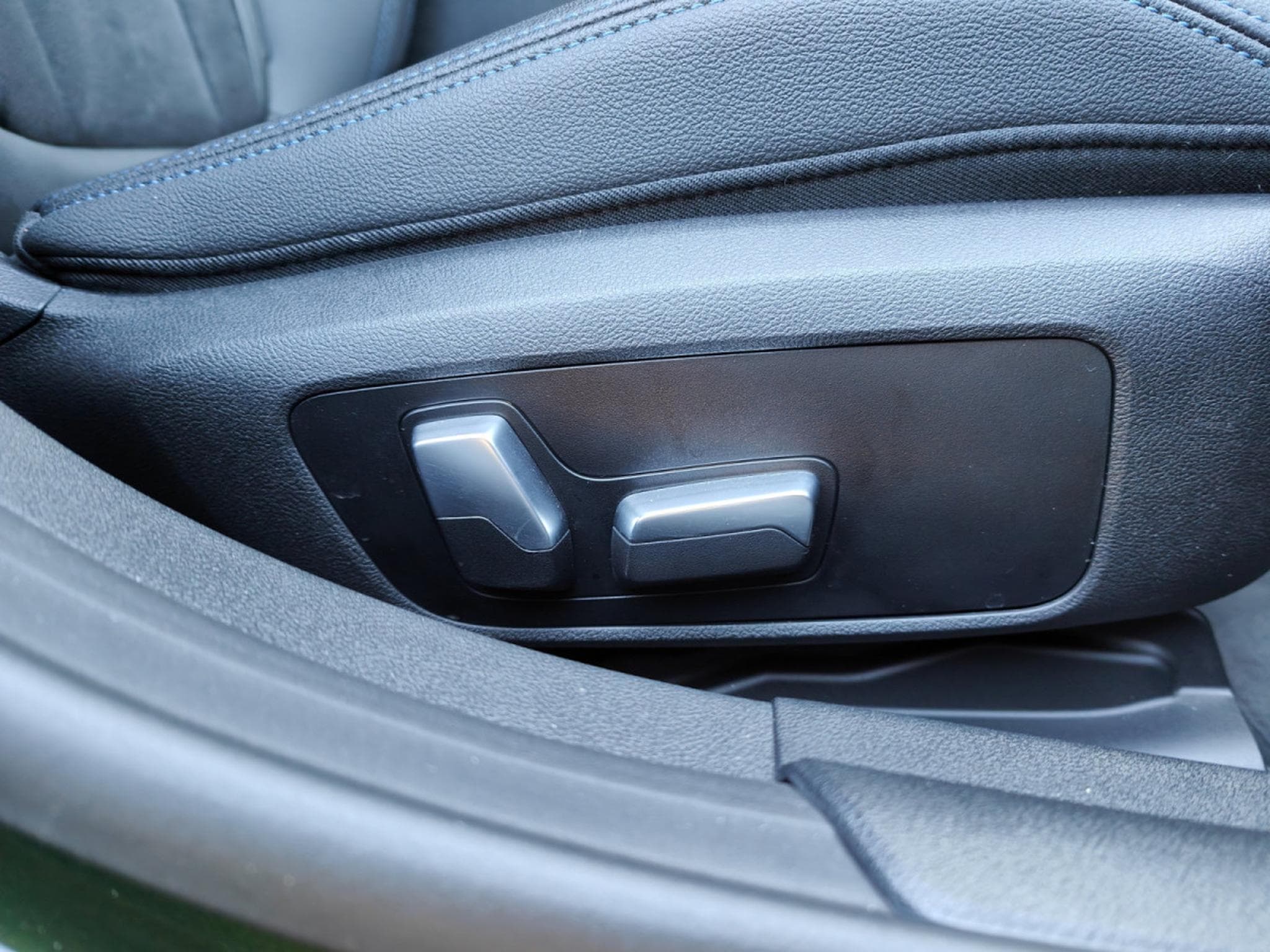 BMW 420 420I PACK M GPS CAMERA CARPLAY SIEGES ELECS MEMOIRE (2023) - Photo 27
