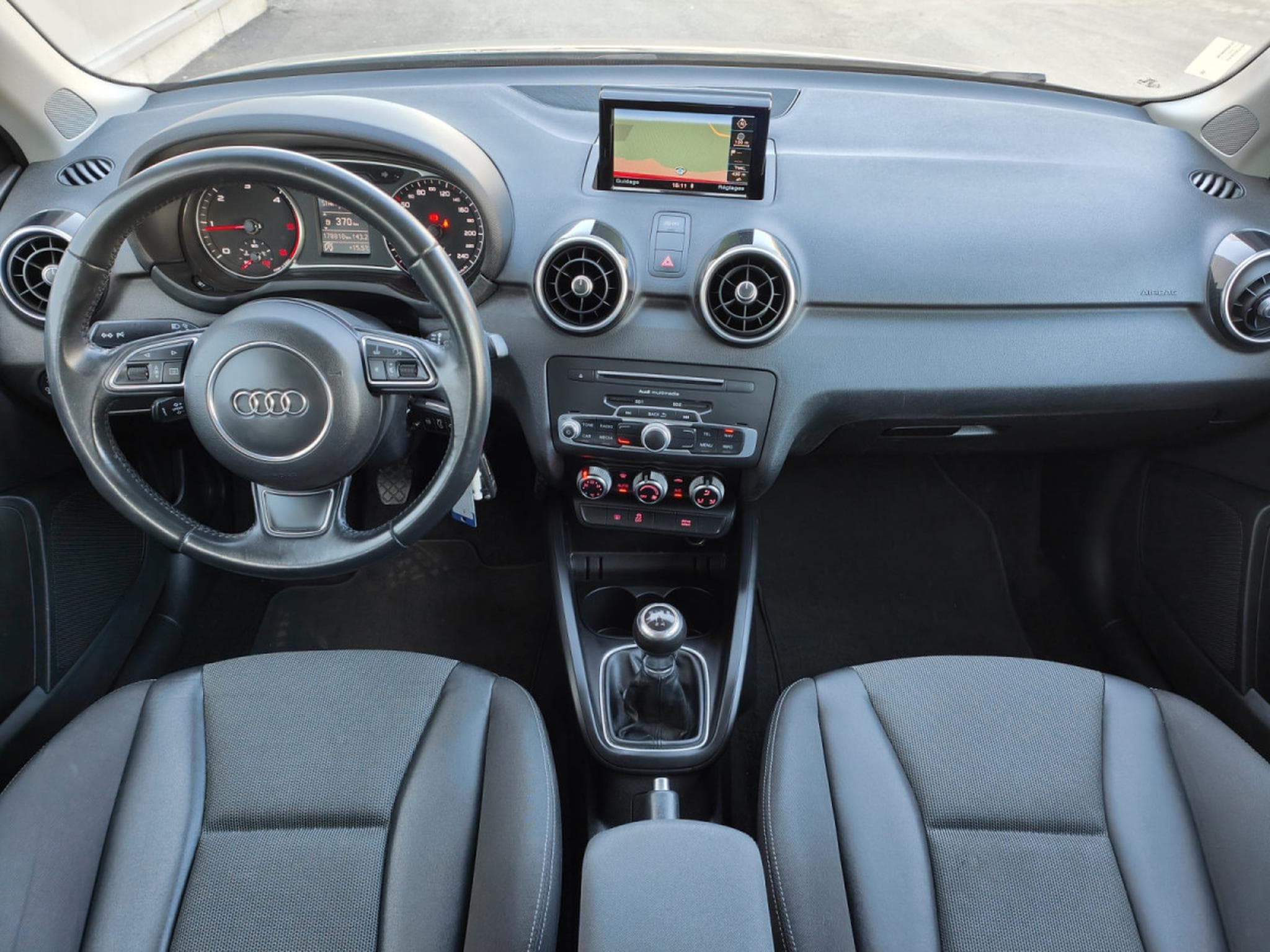 Audi A1 1.6 TDI SPORTBACK GPS BLUETOOTH CLIM AUTO APS AR (2015) - Photo 12