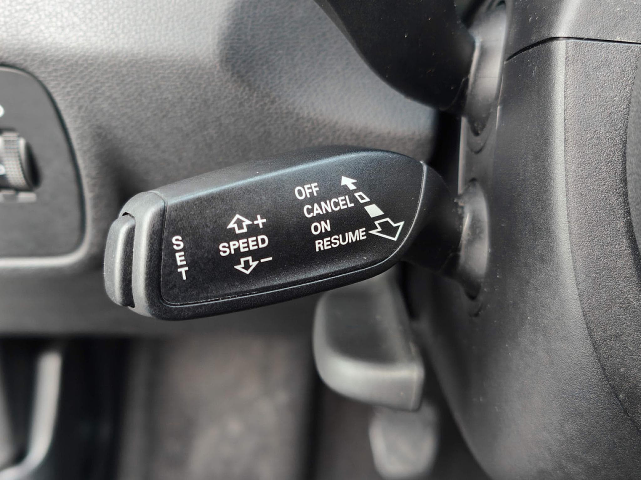 Audi A1 1.6 TDI SPORTBACK GPS BLUETOOTH CLIM AUTO APS AR (2015) - Photo 18