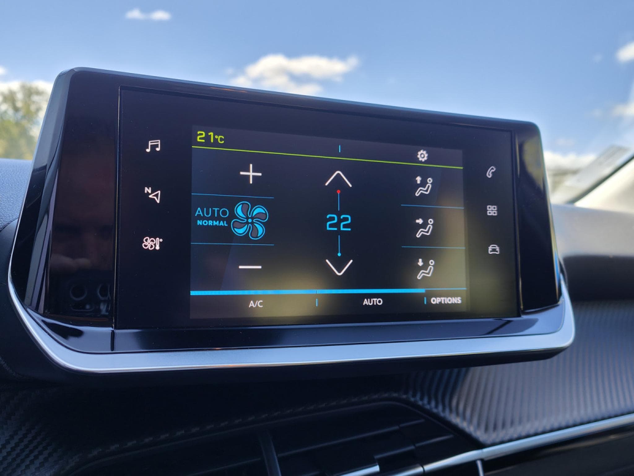 Peugeot 208 50kWh 362 KMS CARPLAY CAMERA BLUETOOTH (2023) - Photo 17