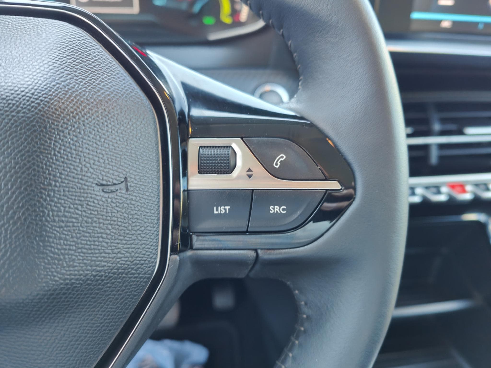 Peugeot 208 50kWh 362 KMS CARPLAY CAMERA BLUETOOTH (2023) - Photo 19