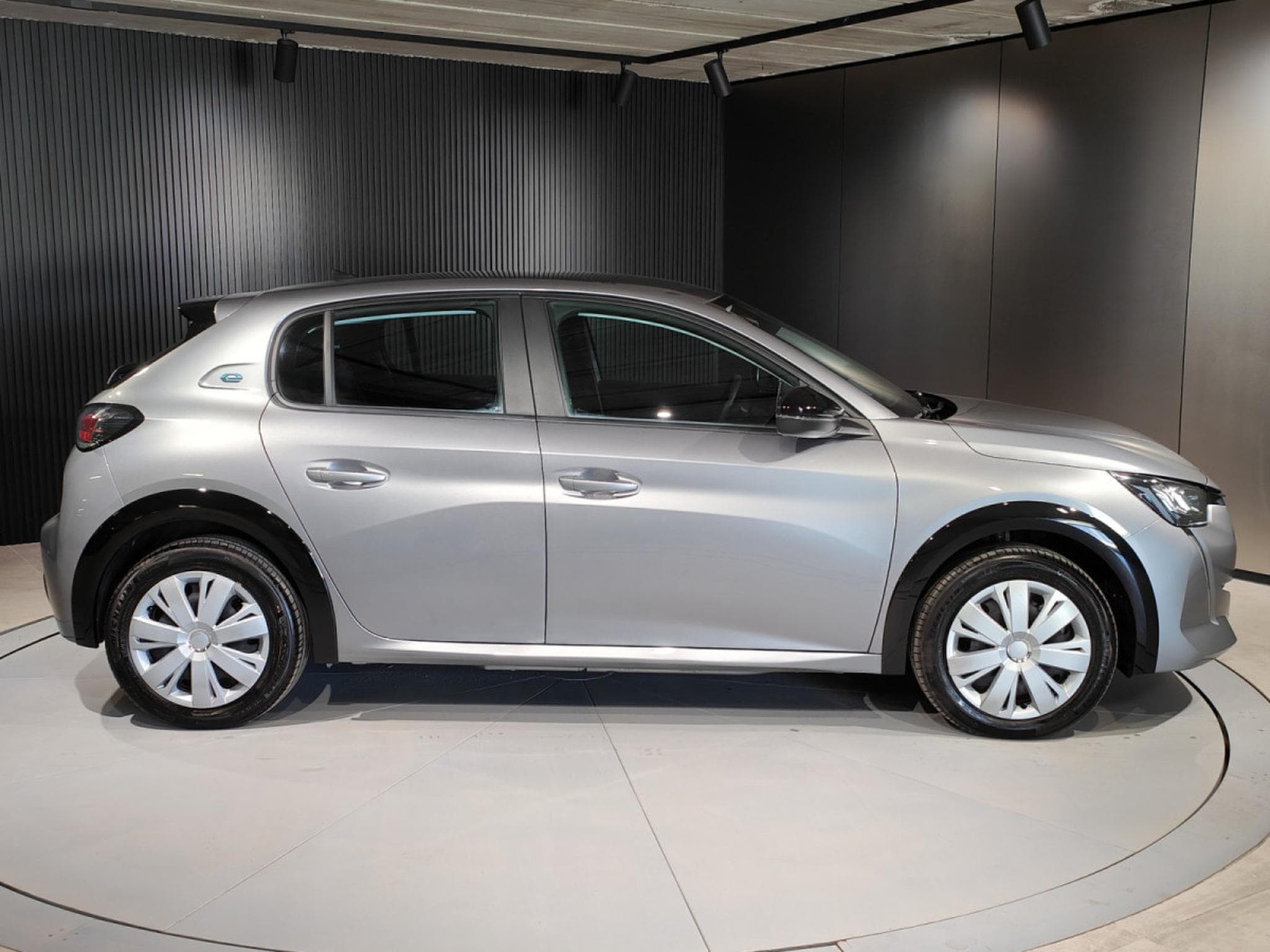 Peugeot 208 50kWh 362 KMS CARPLAY CAMERA BLUETOOTH (2023) - Photo 2