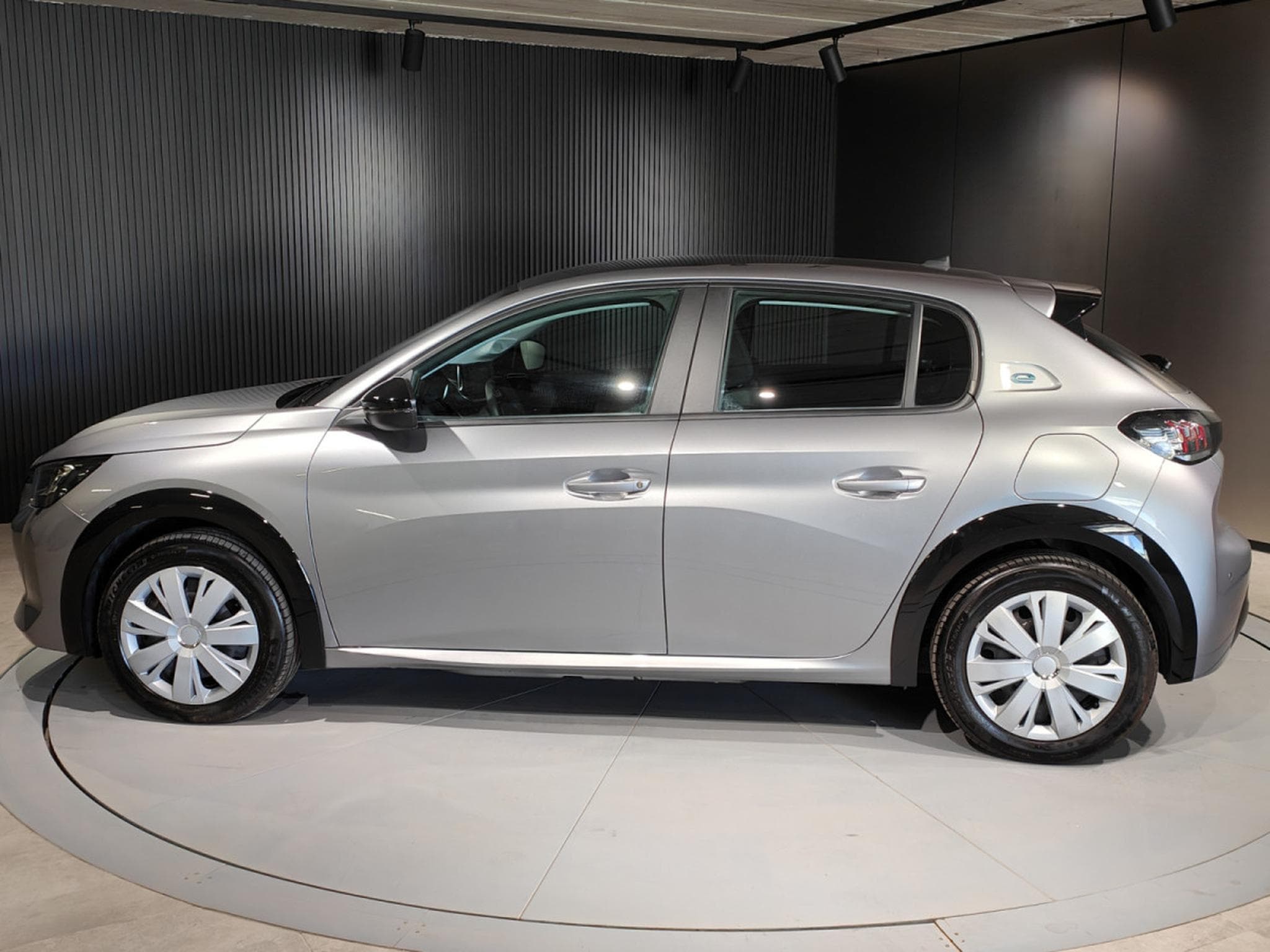 Peugeot 208 50kWh 362 KMS CARPLAY CAMERA BLUETOOTH (2023) - Photo 5