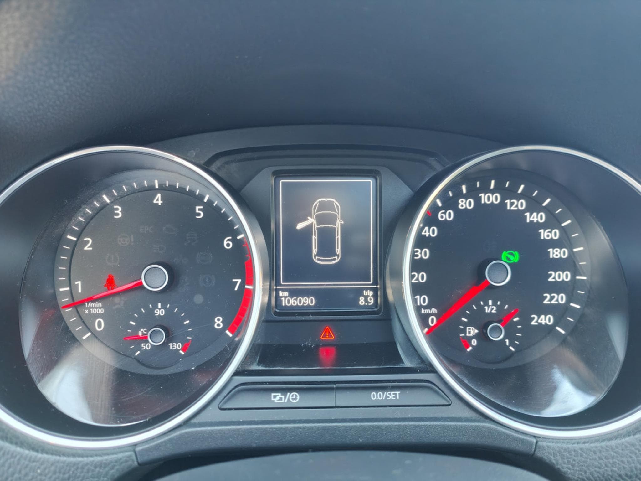 VW Polo 1.2 TSI DSG TOIT OUVRANT BLUETOOTH GPS RADAR AV/ARR CLIM AUT (2015) - Photo 14