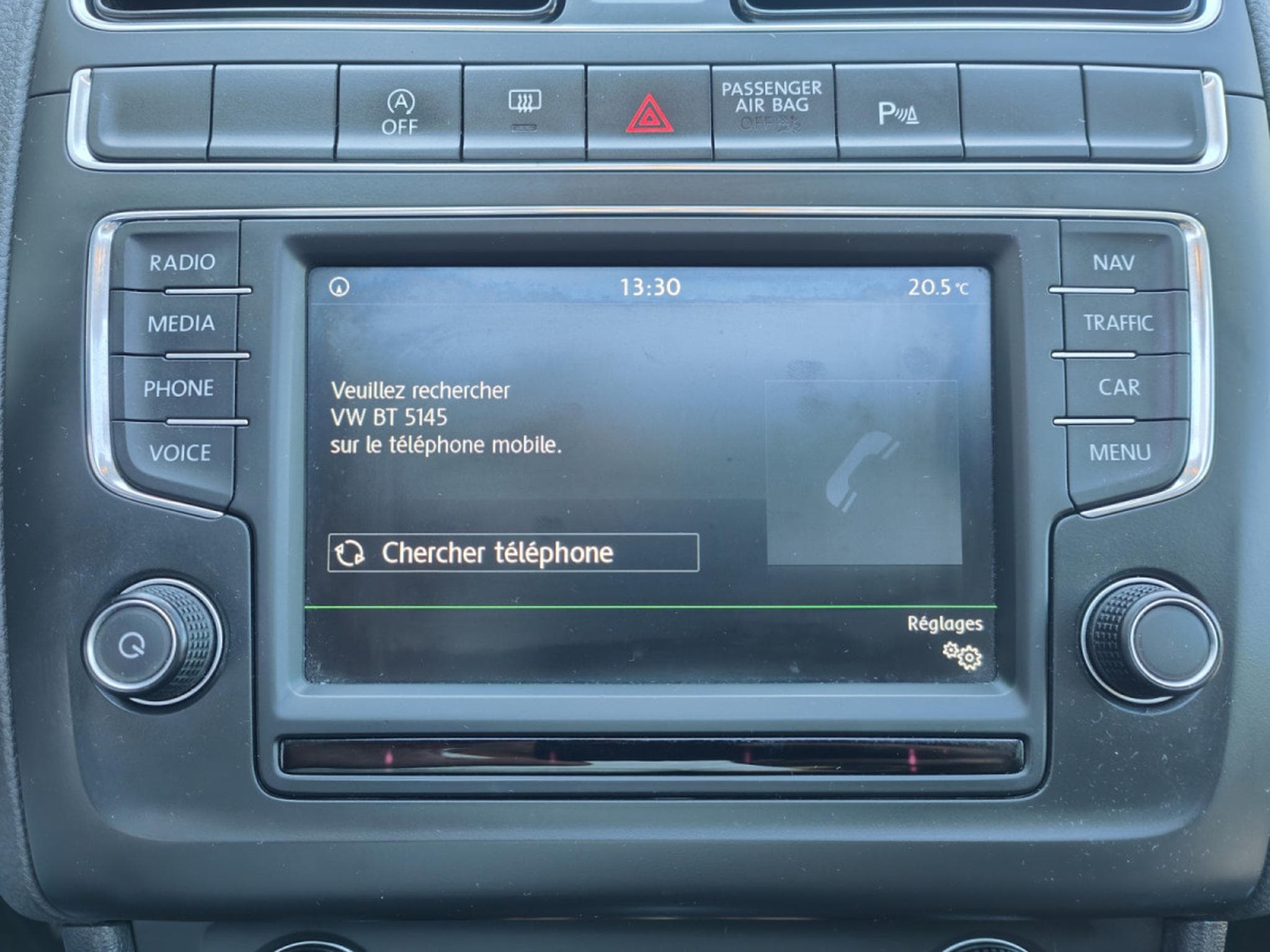 VW Polo 1.2 TSI DSG TOIT OUVRANT BLUETOOTH GPS RADAR AV/ARR CLIM AUT (2015) - Photo 18