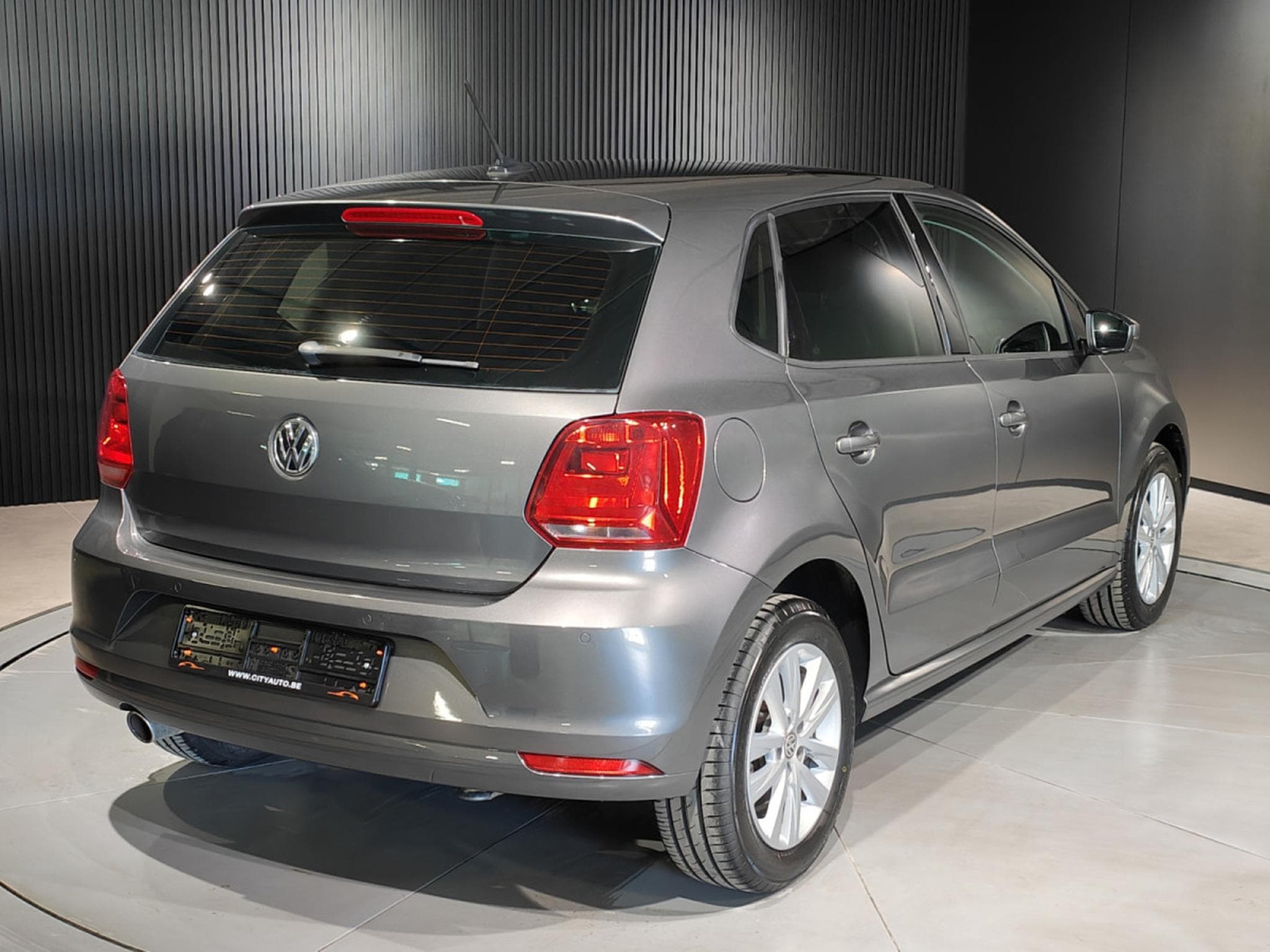 VW Polo 1.2 TSI DSG TOIT OUVRANT BLUETOOTH GPS RADAR AV/ARR CLIM AUT (2015) - Photo 3