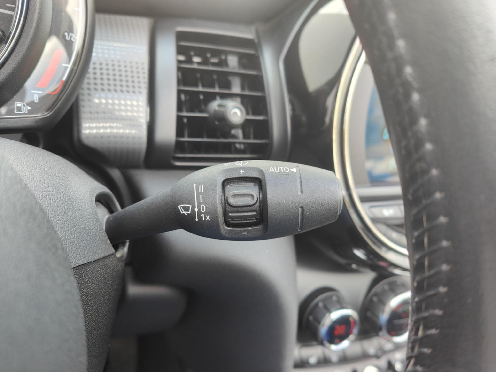 Mini Cooper Cabriolet 1.5i BLUETOOTH GPS SIEGES CHAUFF RADAR ARR (2018) - Photo 21