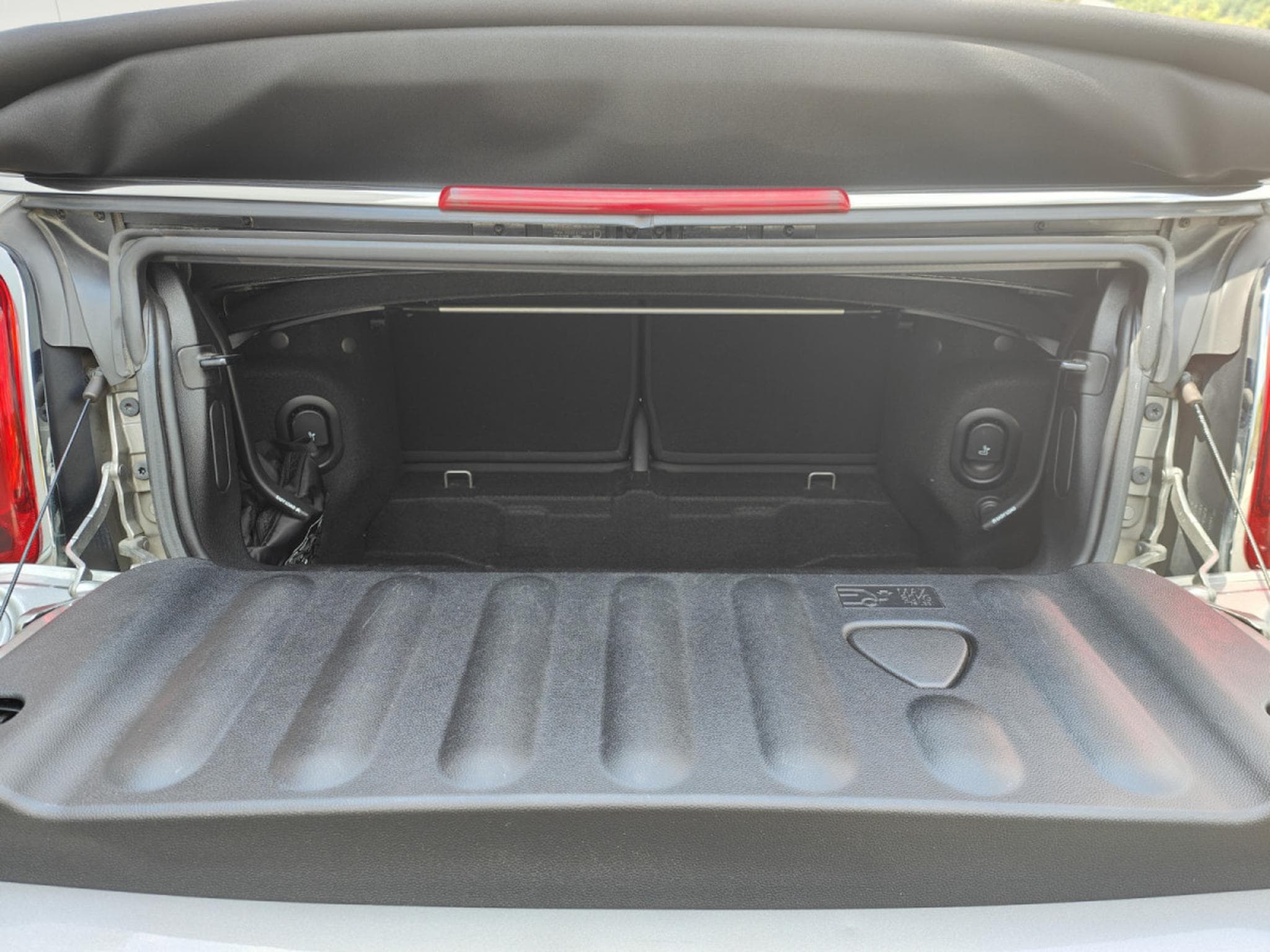 Mini Cooper Cabriolet 1.5i BLUETOOTH GPS SIEGES CHAUFF RADAR ARR (2018) - Photo 9
