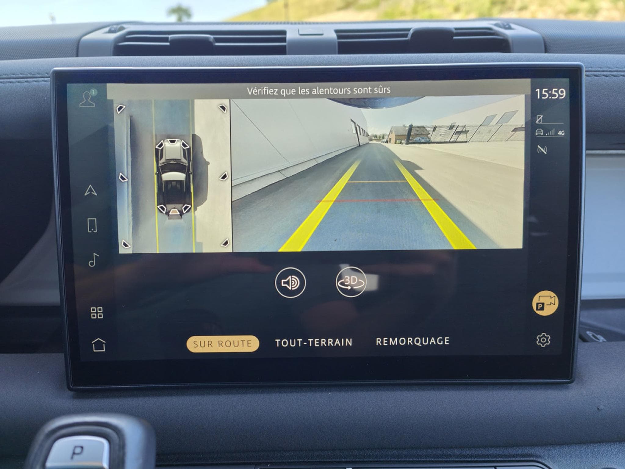 Land-Rover Defender 90 D250 TOIT OUVRANT CARPLAY CAMERA 360 CUIR (2022) - Photo 18