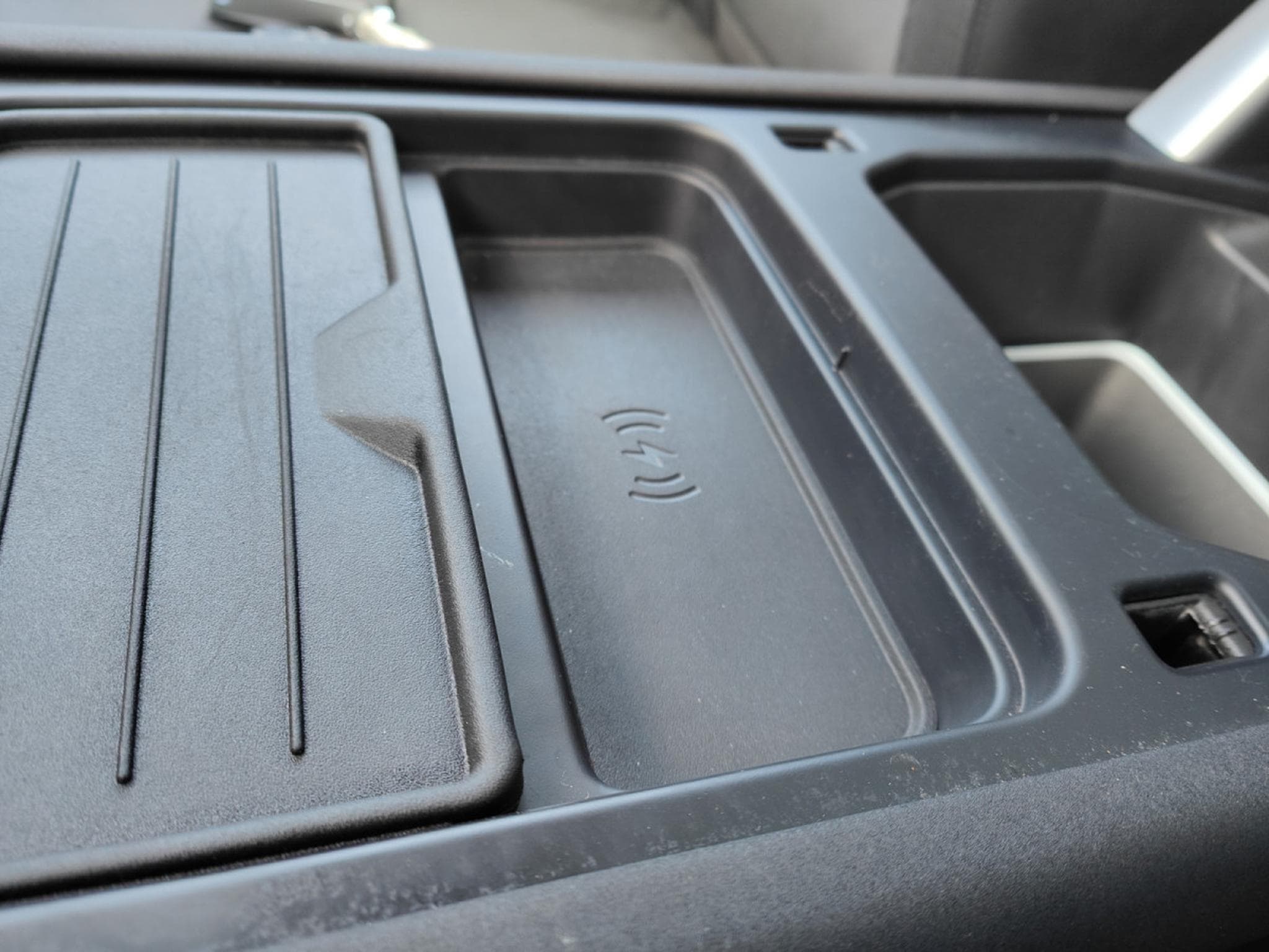 Land-Rover Defender 90 D250 TOIT OUVRANT CARPLAY CAMERA 360 CUIR (2022) - Photo 26
