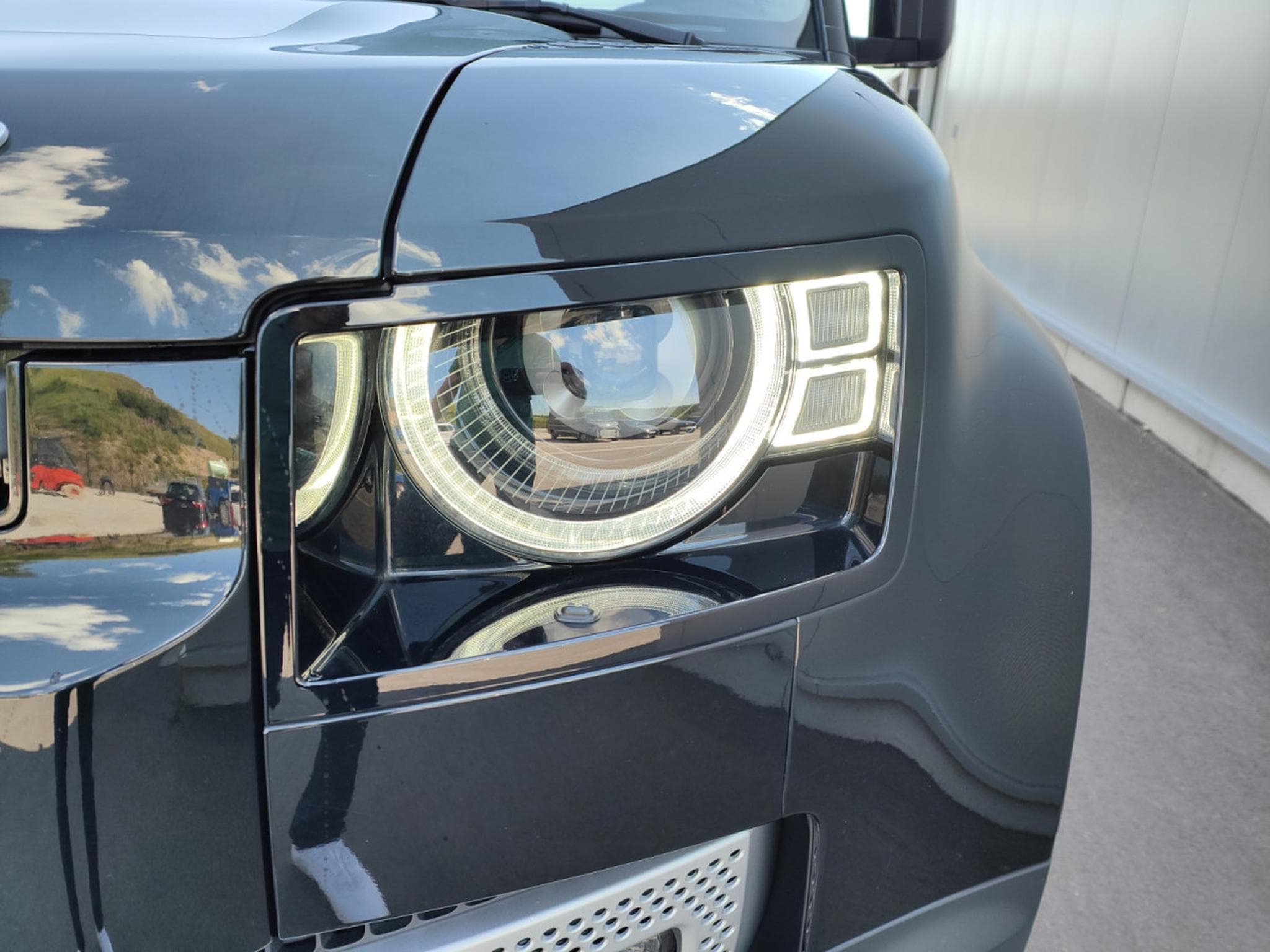 Land-Rover Defender 90 D250 TOIT OUVRANT CARPLAY CAMERA 360 CUIR (2022) - Photo 27