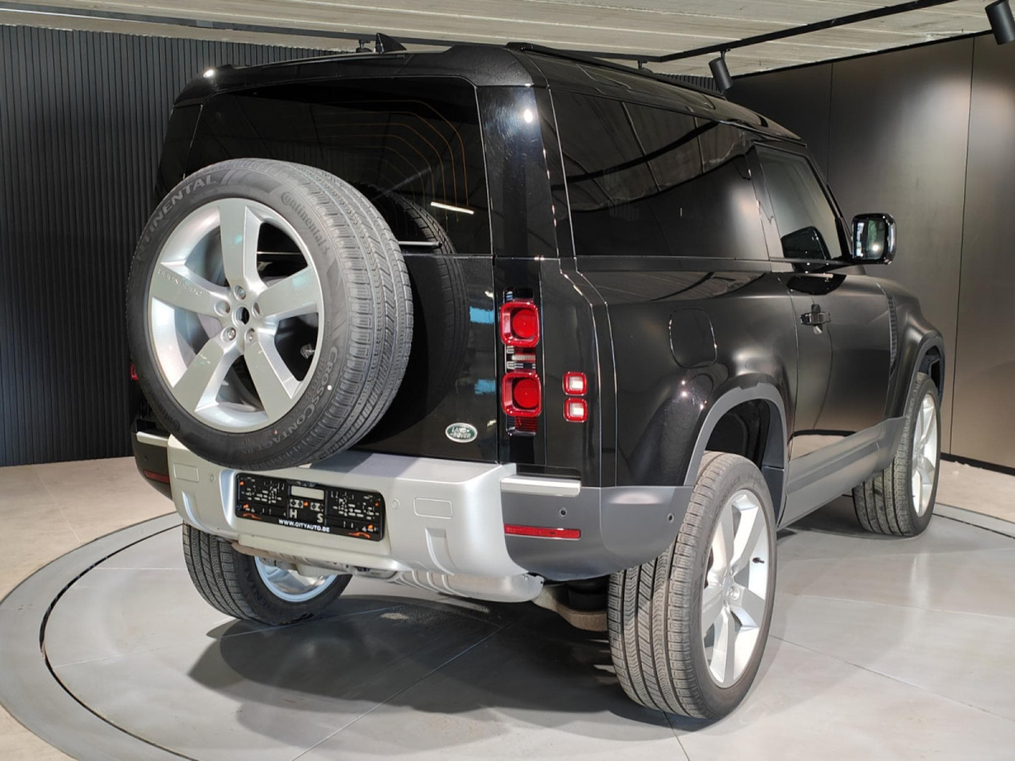 Land-Rover Defender 90 D250 TOIT OUVRANT CARPLAY CAMERA 360 CUIR (2022) - Photo 3