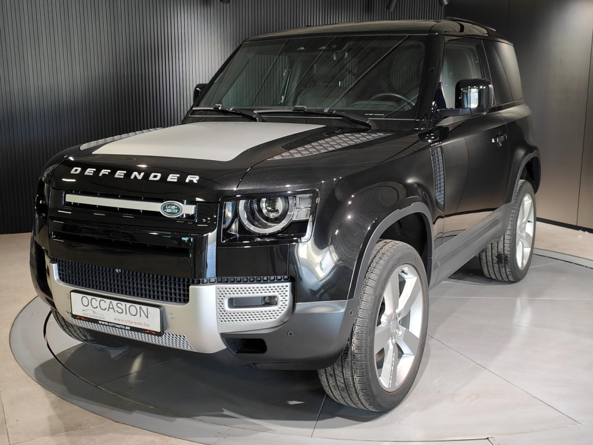 Land-Rover Defender 90 D250 TOIT OUVRANT CARPLAY CAMERA 360 CUIR (2022) - Photo 6