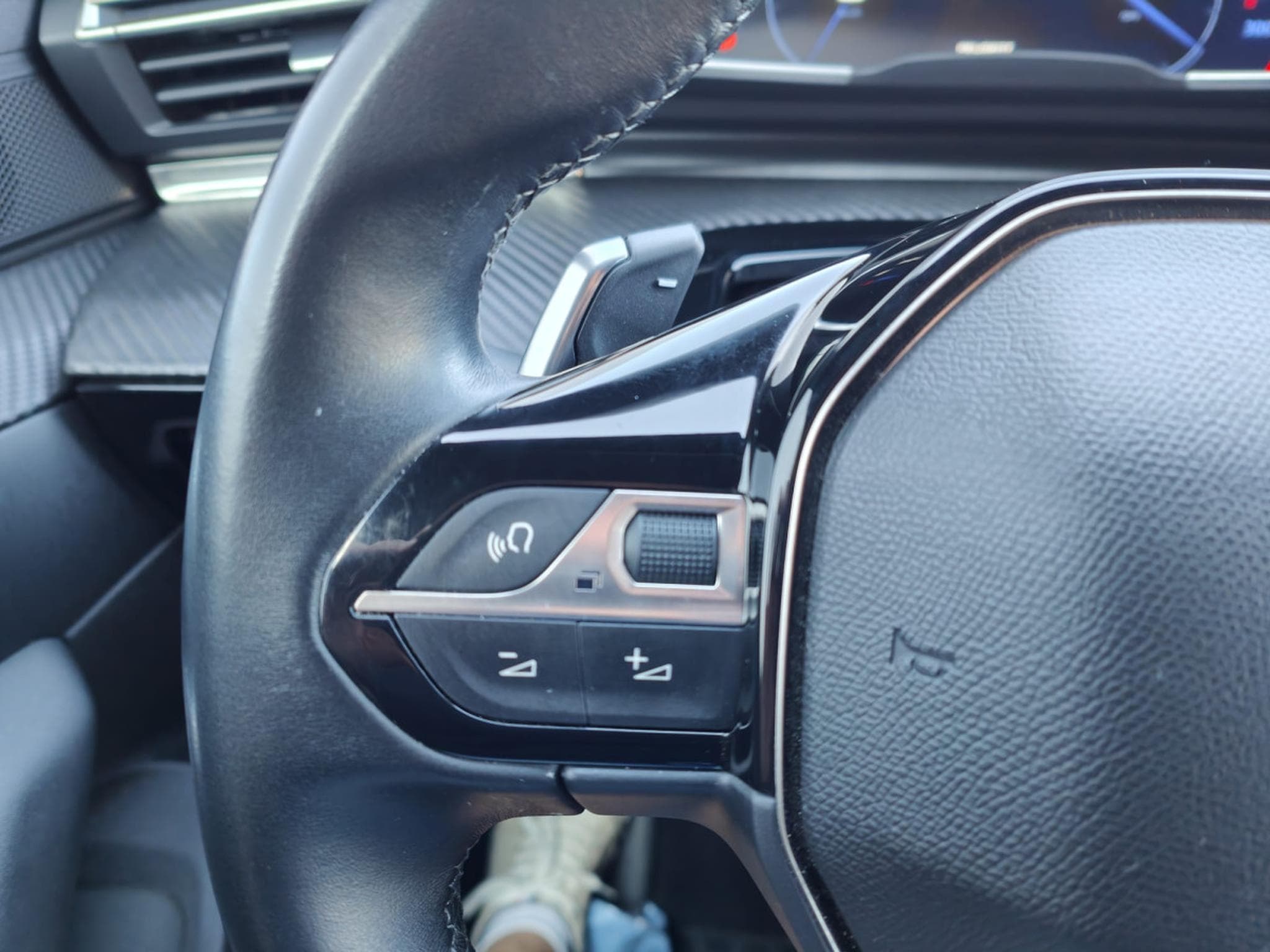 Peugeot 508 1.5 HDI ALLURE EAT8 CARPLAY CAMERA 360 PHARES LED (2024) - Photo 17