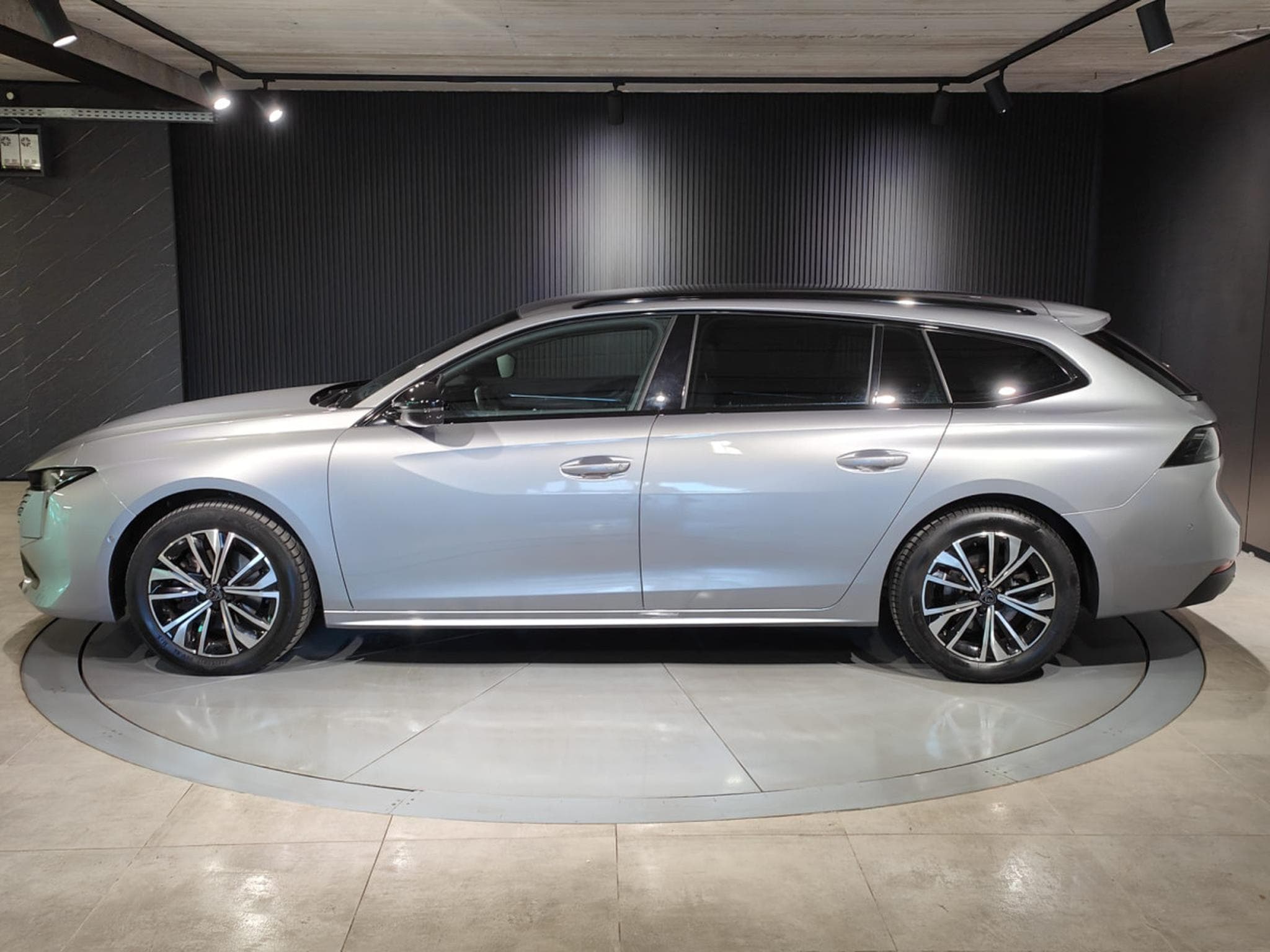 Peugeot 508 1.5 HDI ALLURE EAT8 CARPLAY CAMERA 360 PHARES LED (2024) - Photo 5