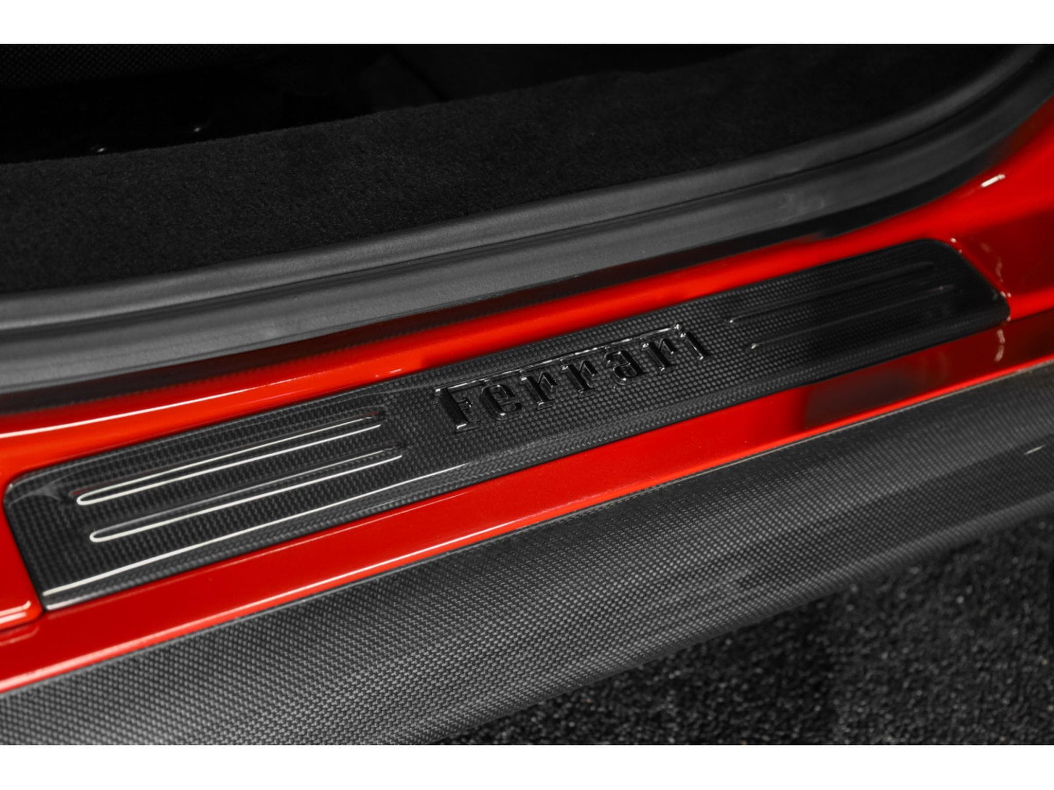 Ferrari SF90 V8 - ROSSO CORSA METALLIC - FULL CARBON (2025) - Photo 17