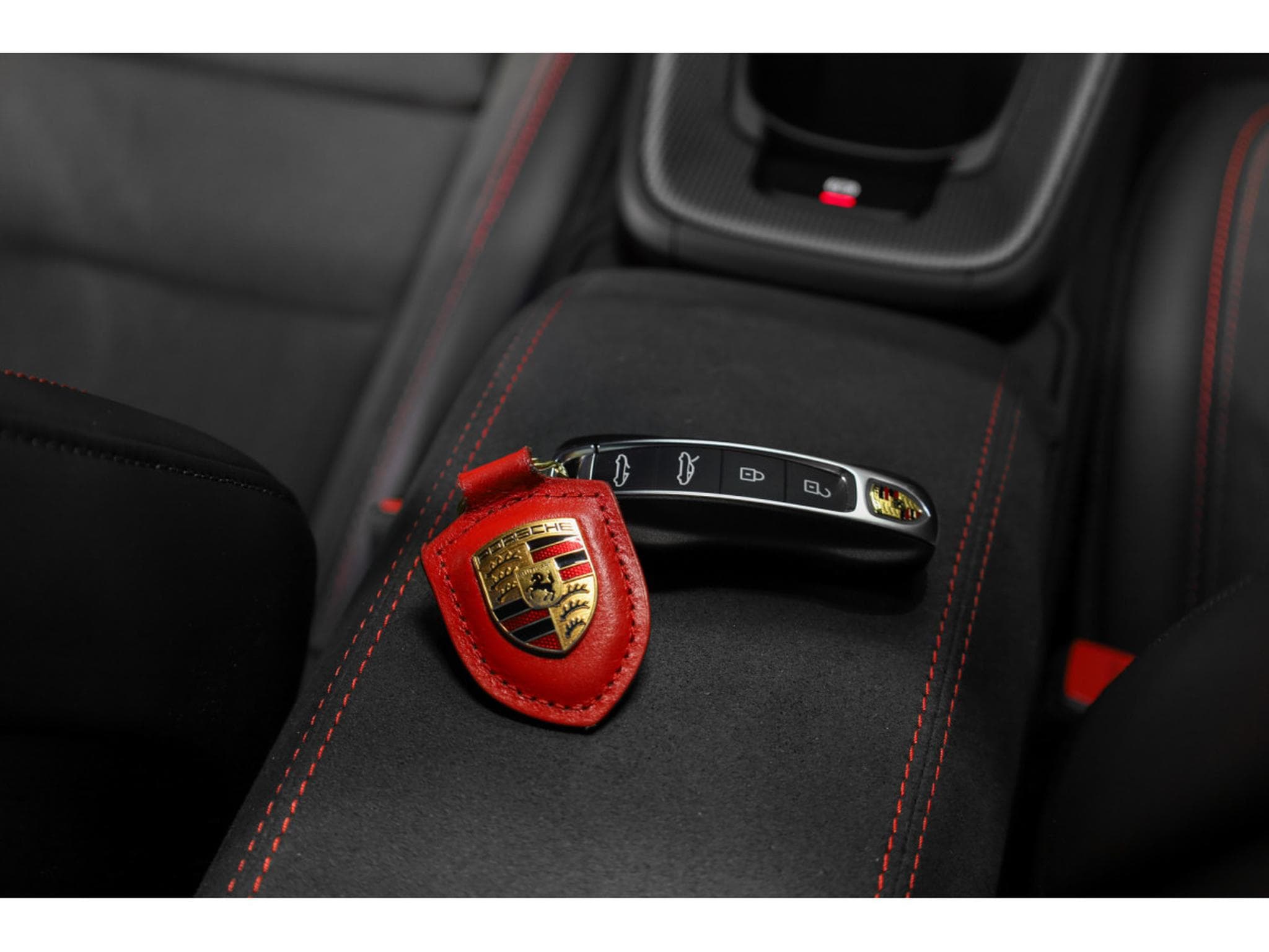 Porsche 911 992.2 Targa 4 GTS PDK - ROUGE CARMIN (2025) - Photo 16