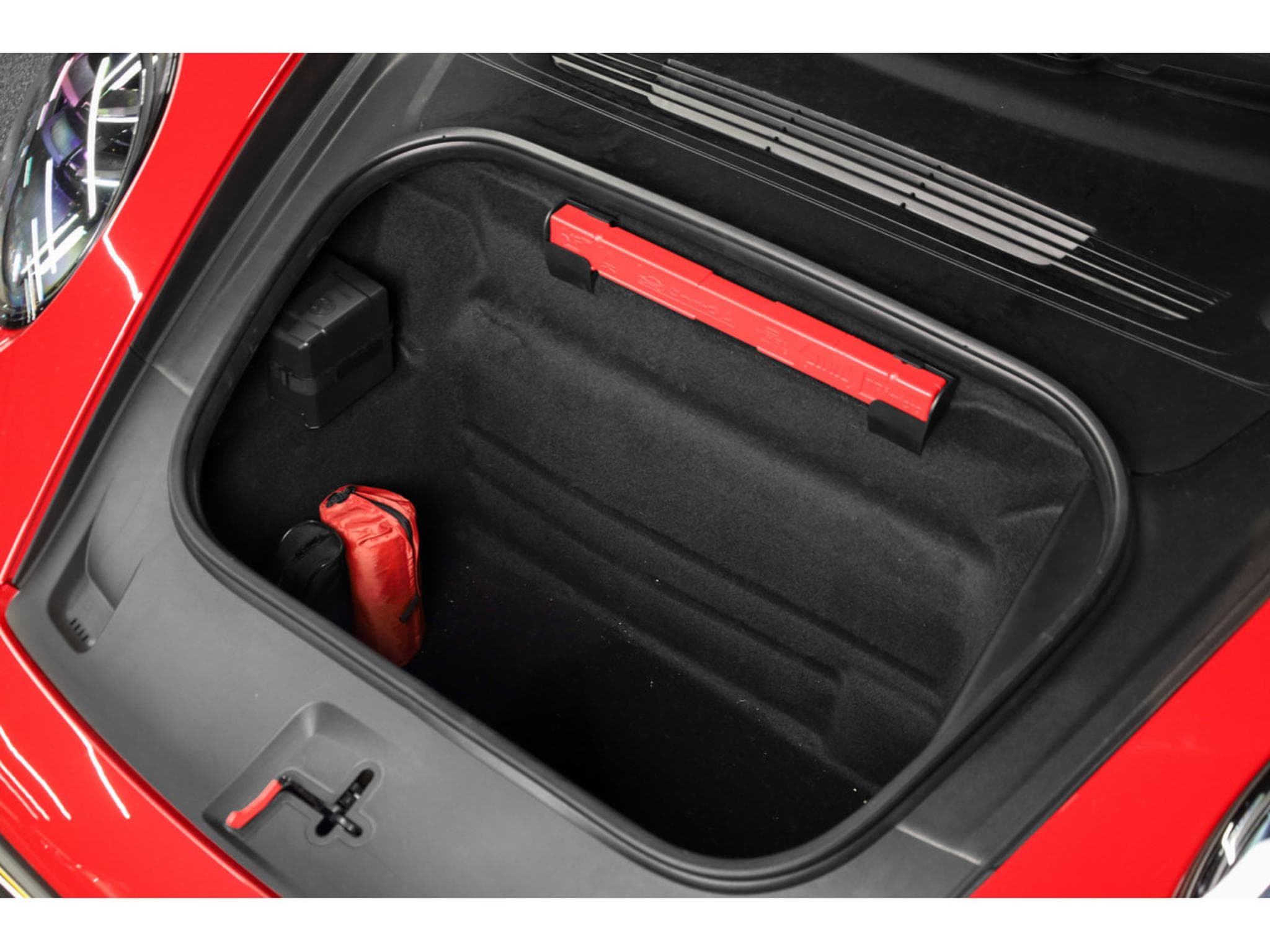 Porsche 911 992.2 Targa 4 GTS PDK - ROUGE CARMIN (2025) - Photo 30