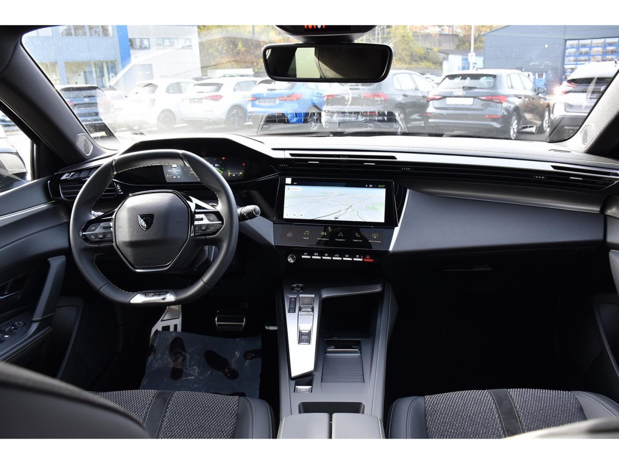 Peugeot 308 1.5 BlueHDI GT EAT8 REGUL GPS LANE CAM NEUVE (2025) - Photo 9