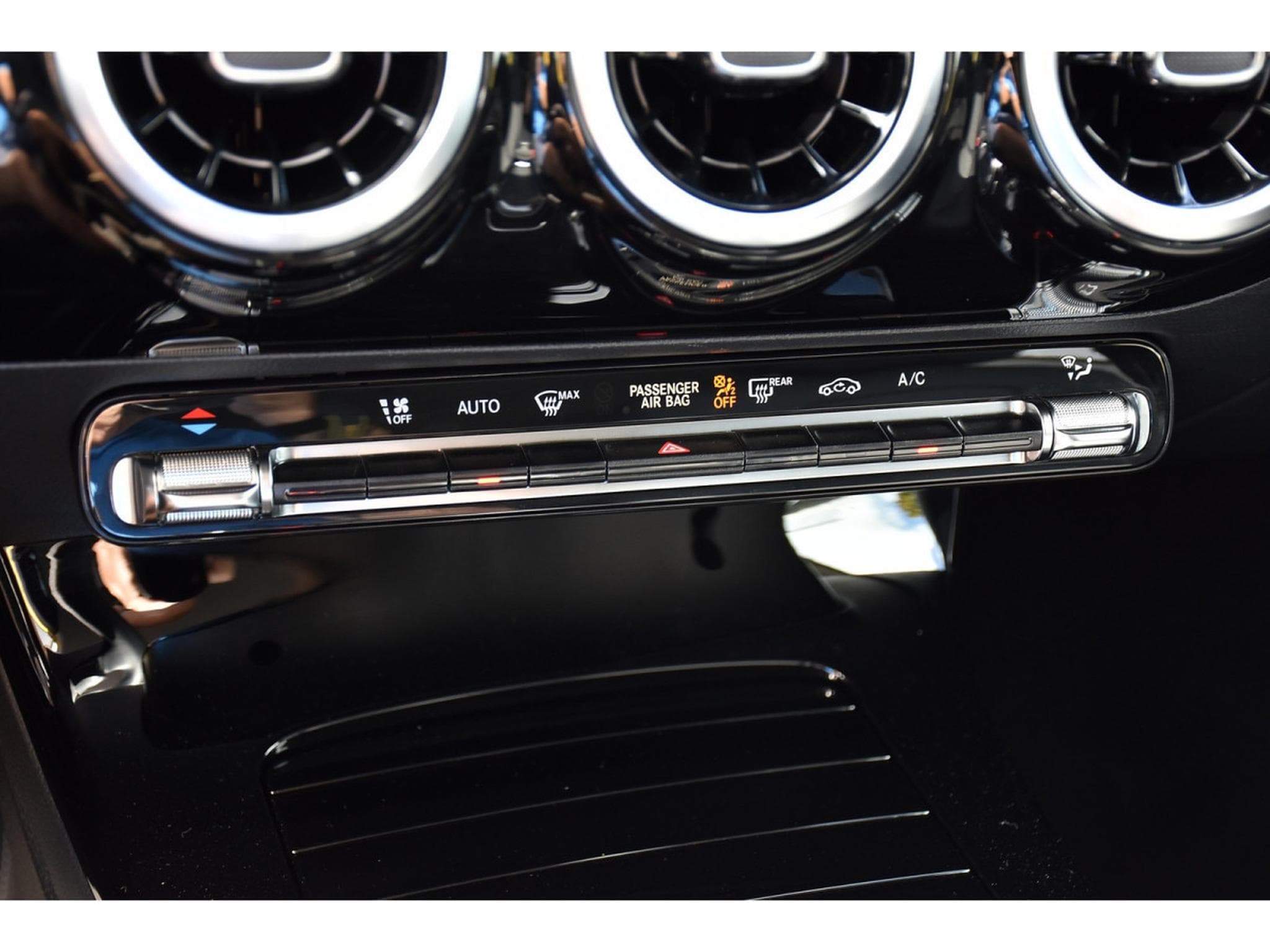Mercedes A 200 d Progressive 8G-DCT TISSU-CUIR GPS CAM P.NIGHT 1° MAIN (2024) - Photo 19