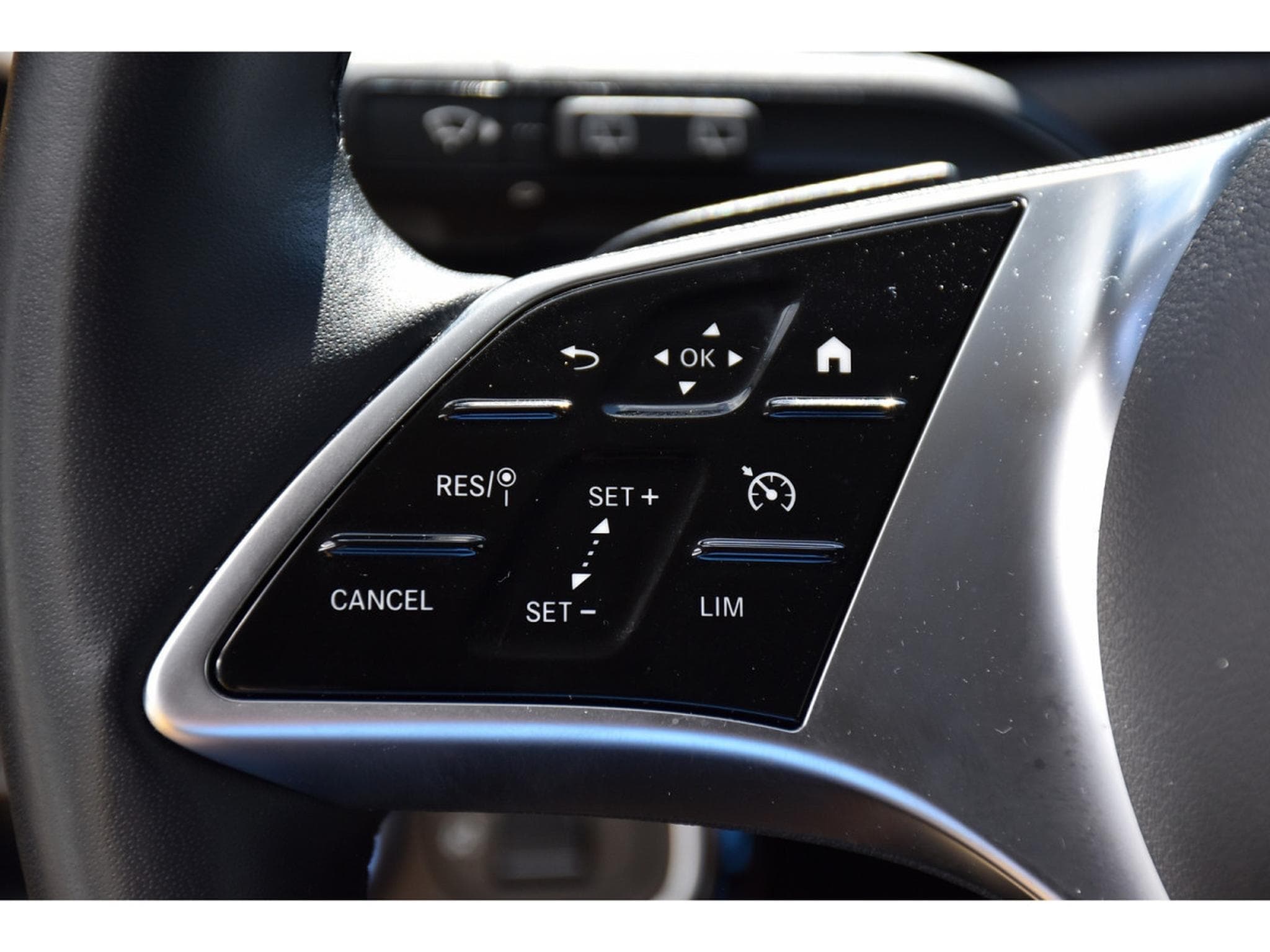 Mercedes A 200 d Progressive 8G-DCT TISSU-CUIR GPS CAM P.NIGHT 1° MAIN (2024) - Photo 20