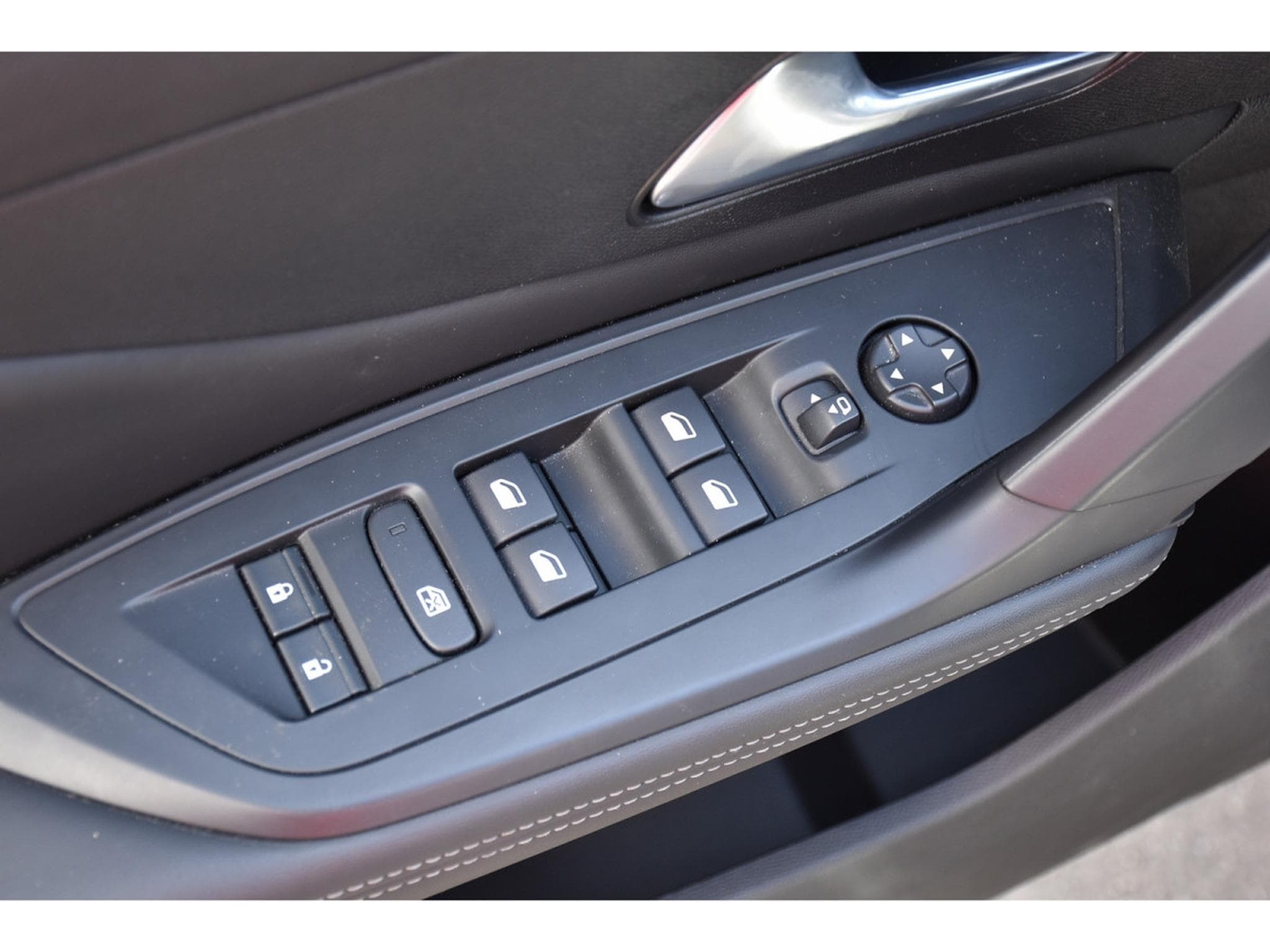 Peugeot 408 1.2 PureTech Allure EAT8 ACC LANE GPS CAM 1° MAIN (2024) - Photo 21