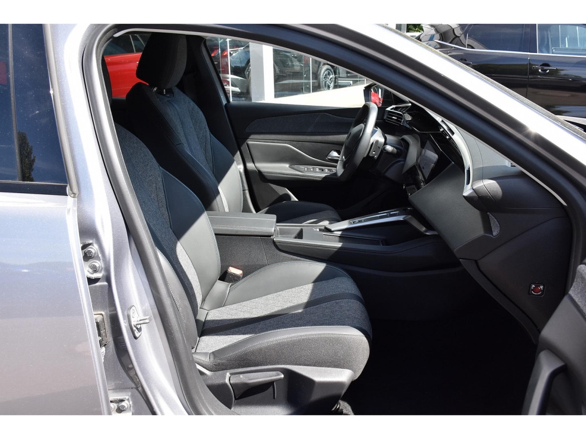 Peugeot 408 1.2 PureTech Allure EAT8 ACC LANE GPS CAM 1° MAIN (2024) - Photo 7